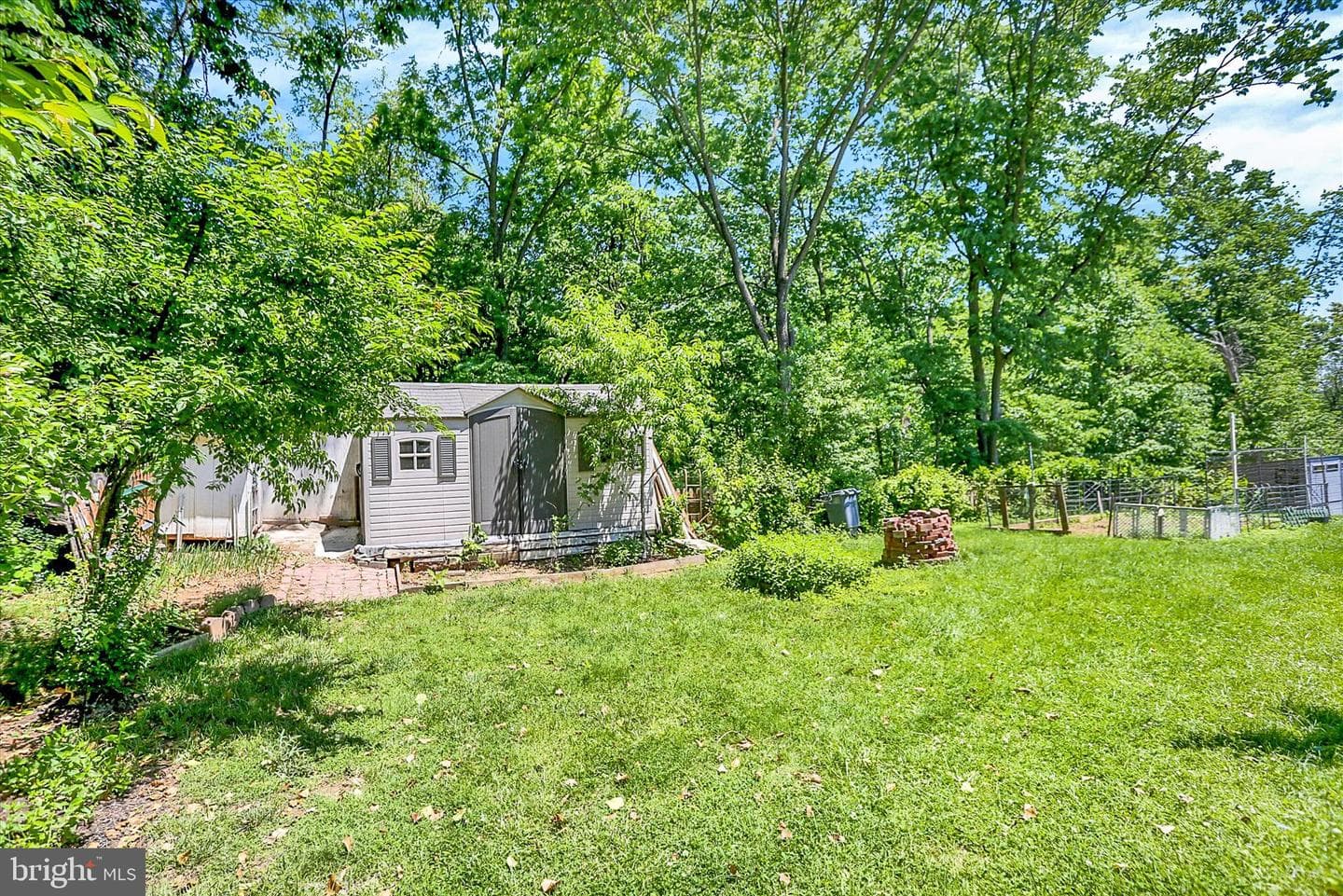 552 Oriole Court photo 27