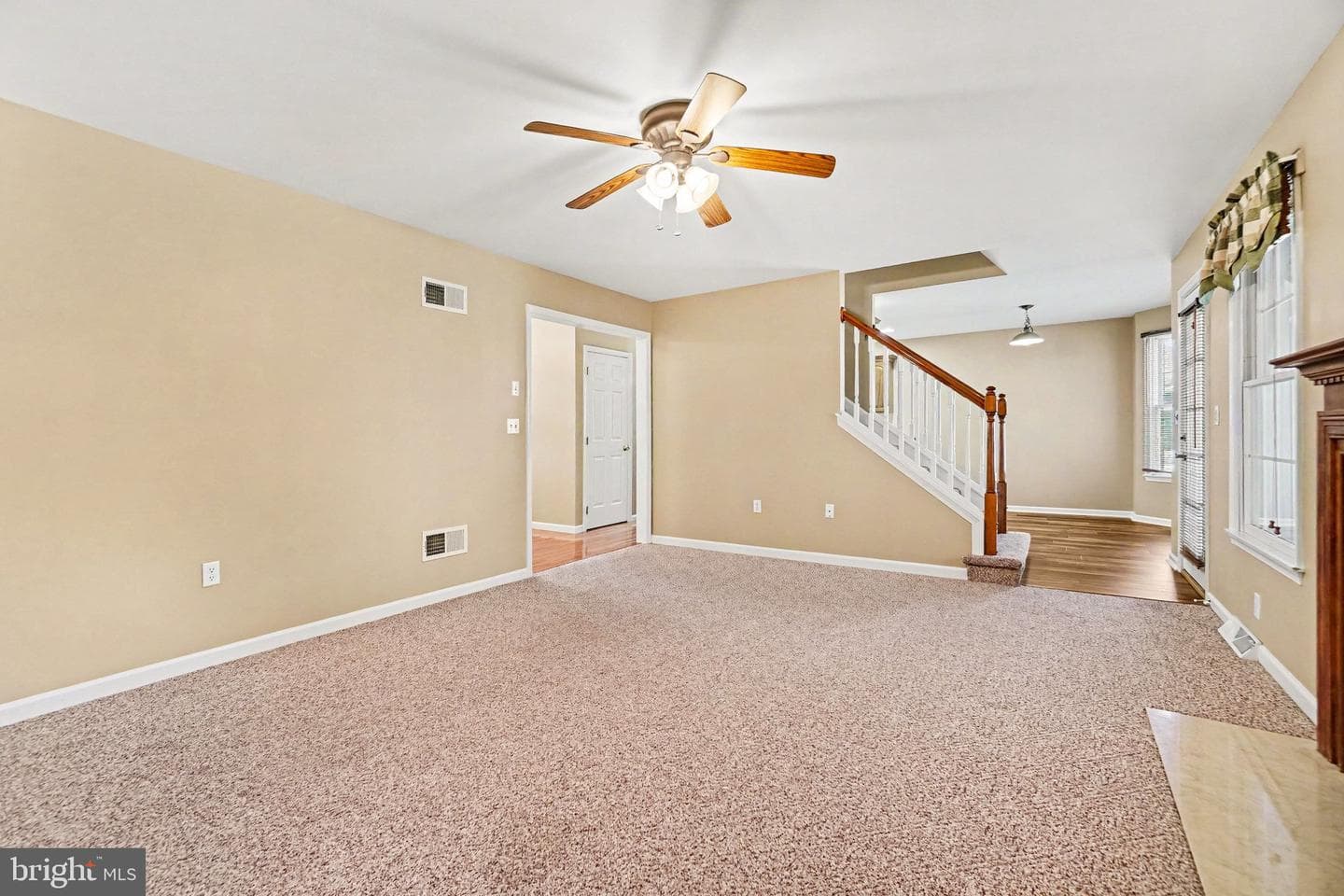 1140 Woodridge Drive photo 10
