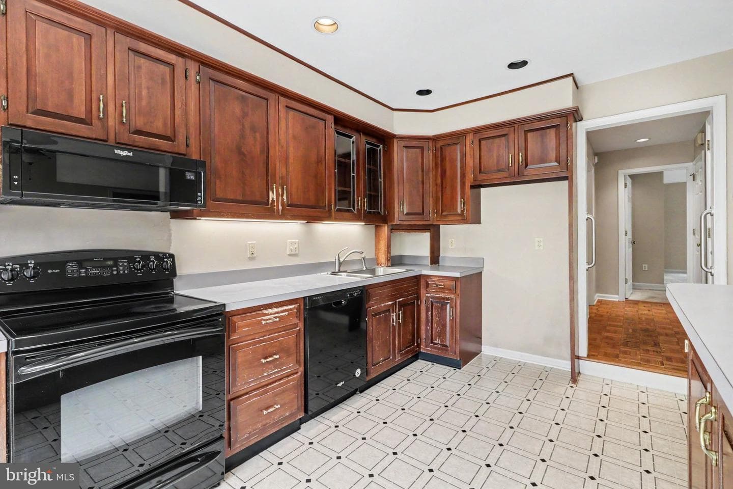 1207 Galway Court photo 12