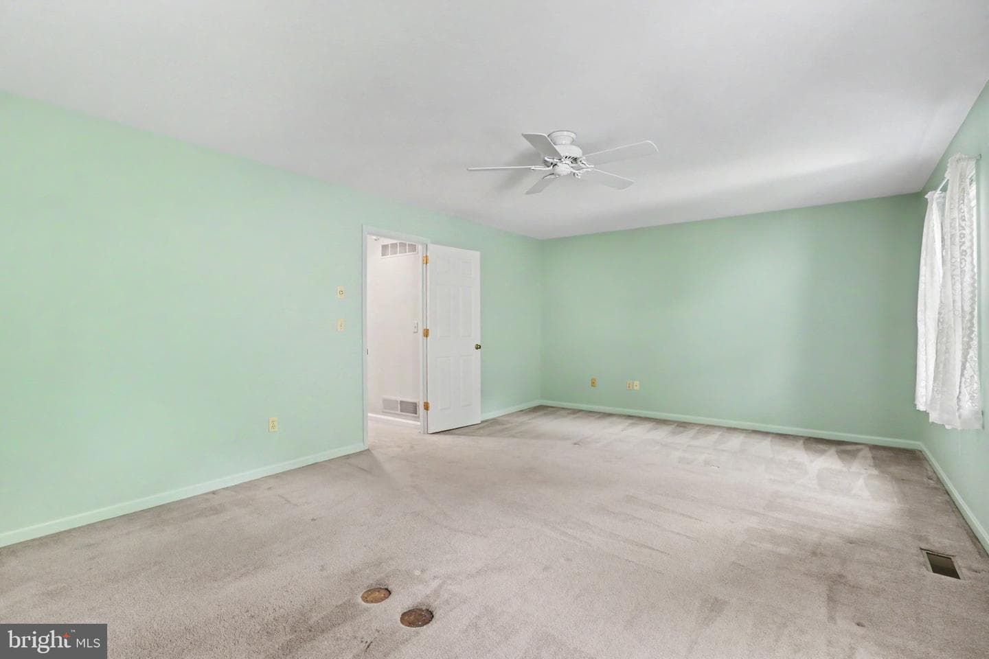 1207 Galway Court photo 28