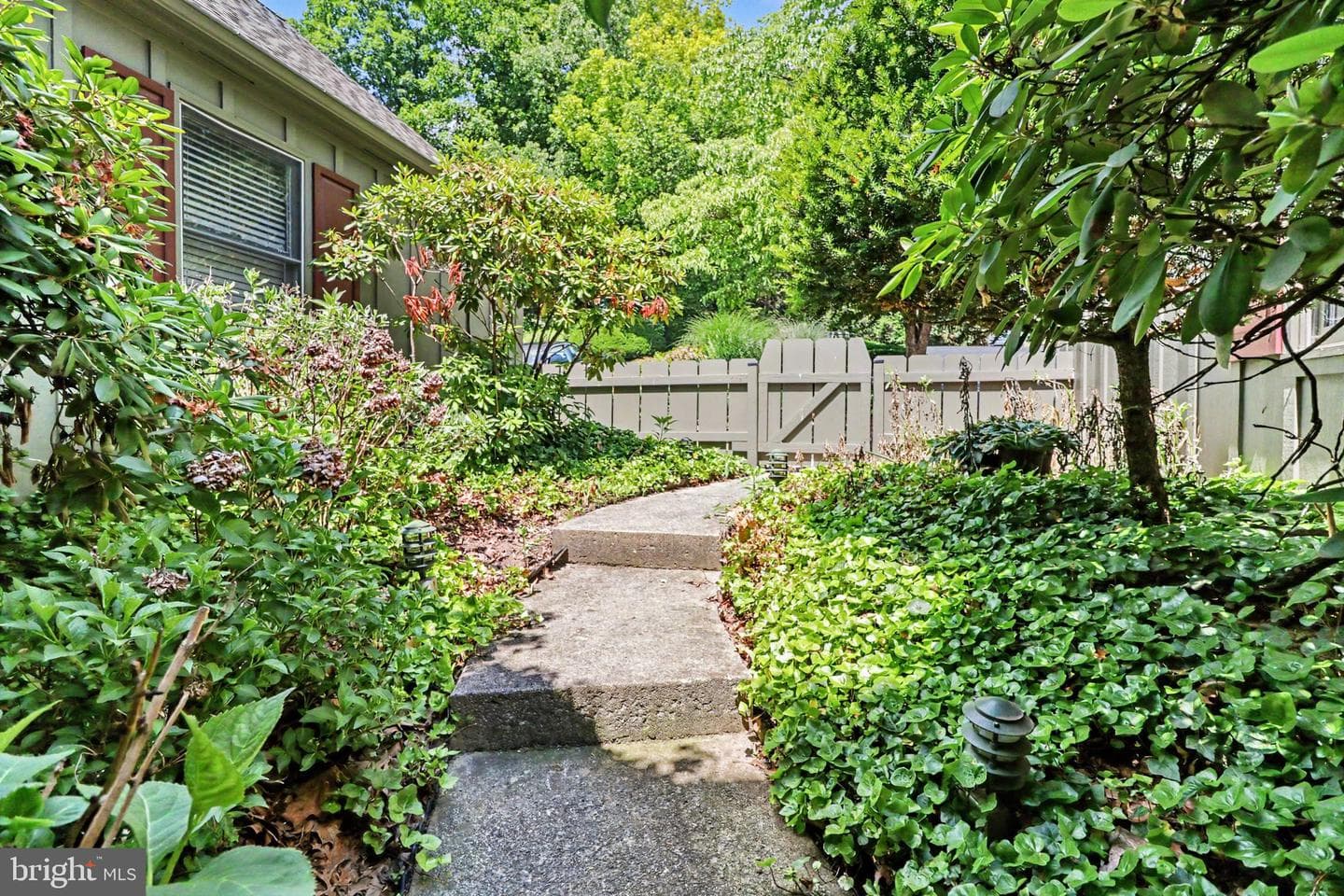1207 Galway Court photo 4