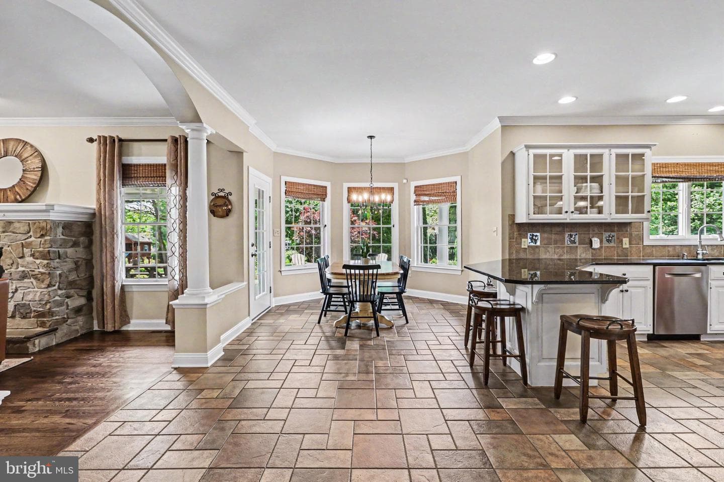 2312 Forest Ln photo 11