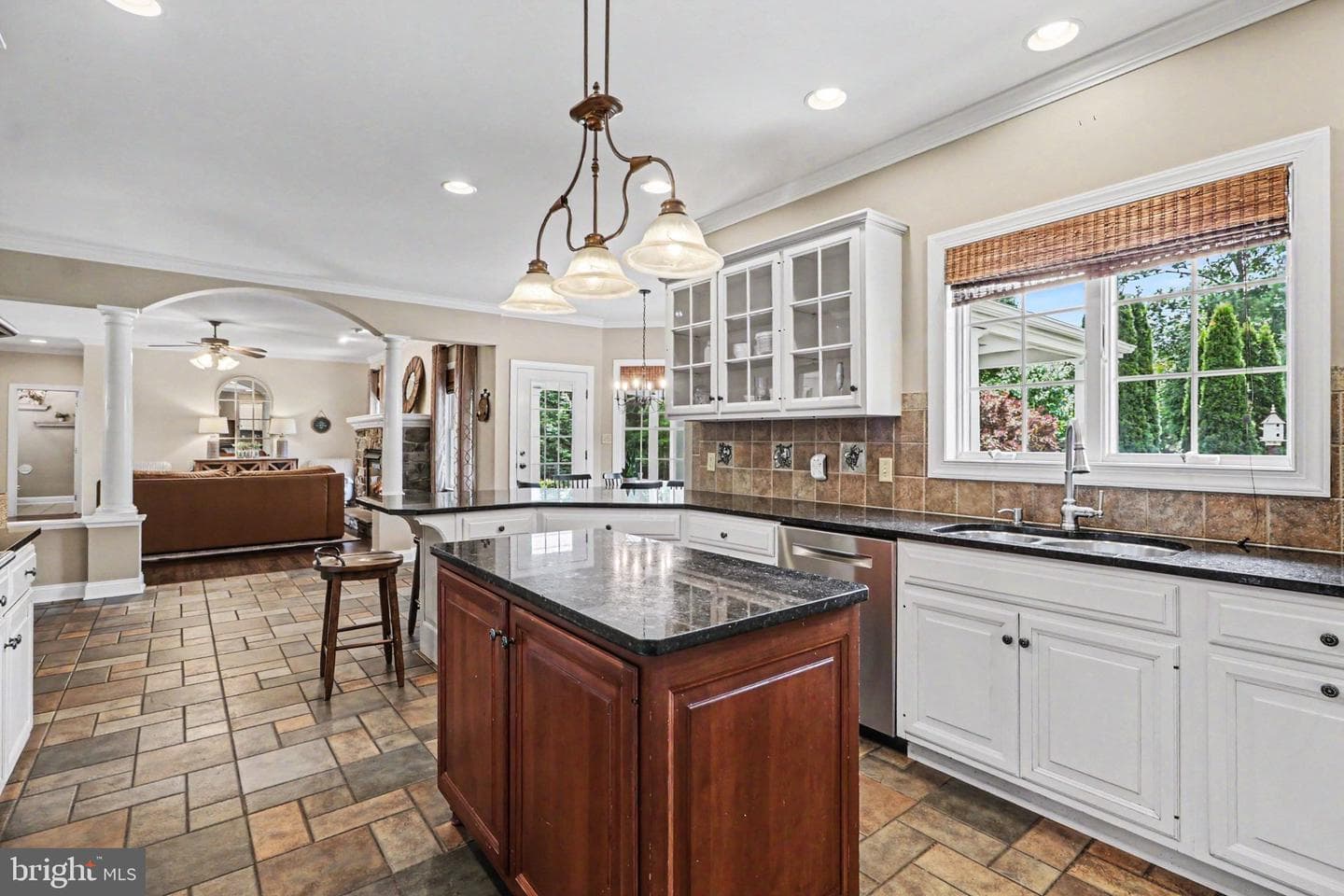 2312 Forest Ln photo 12