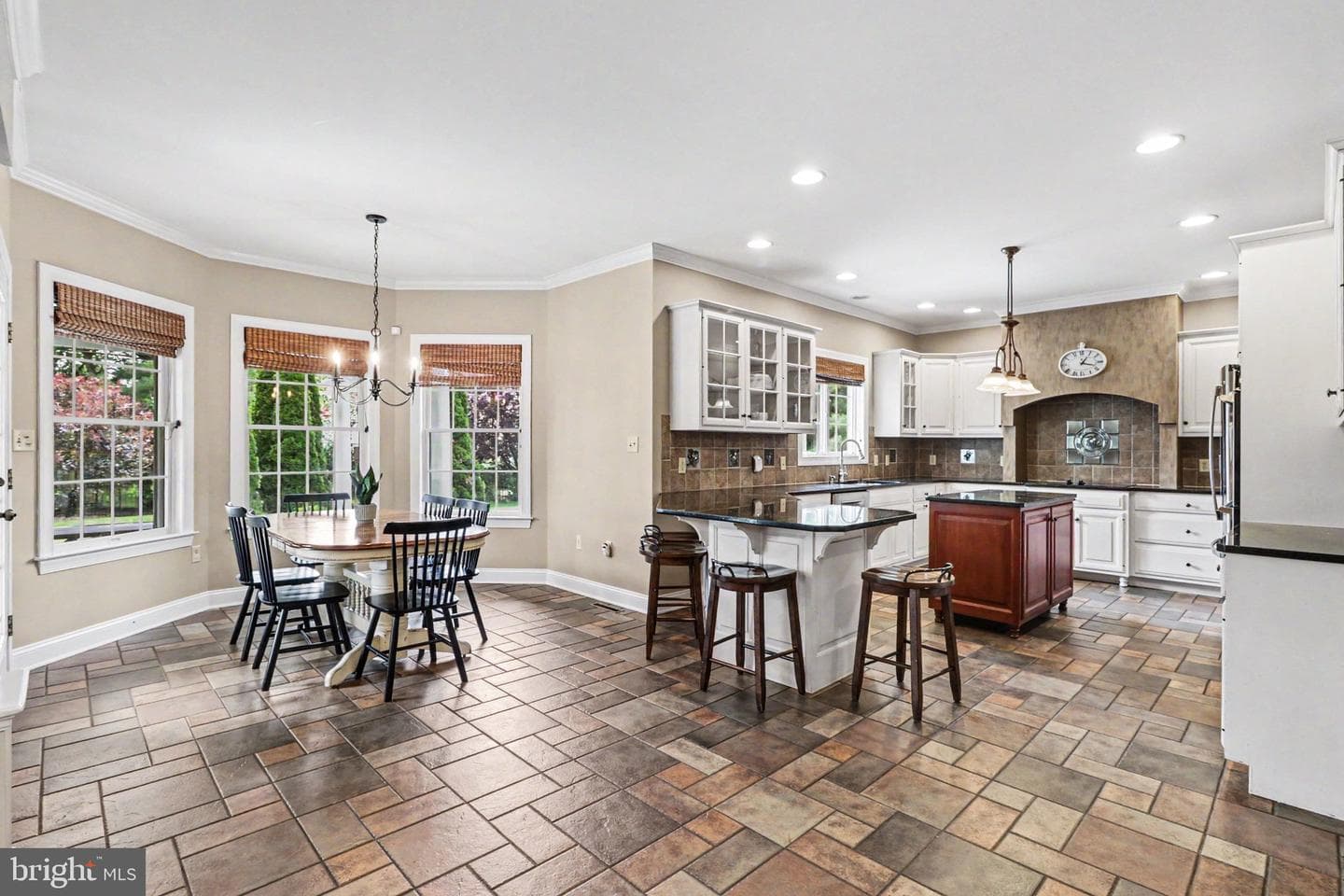 2312 Forest Ln photo 9
