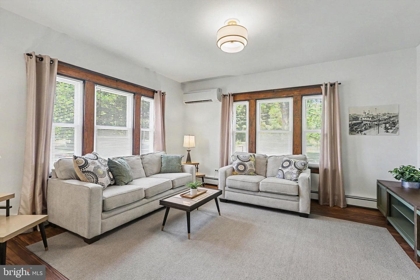 163 E Derry Road photo 4
