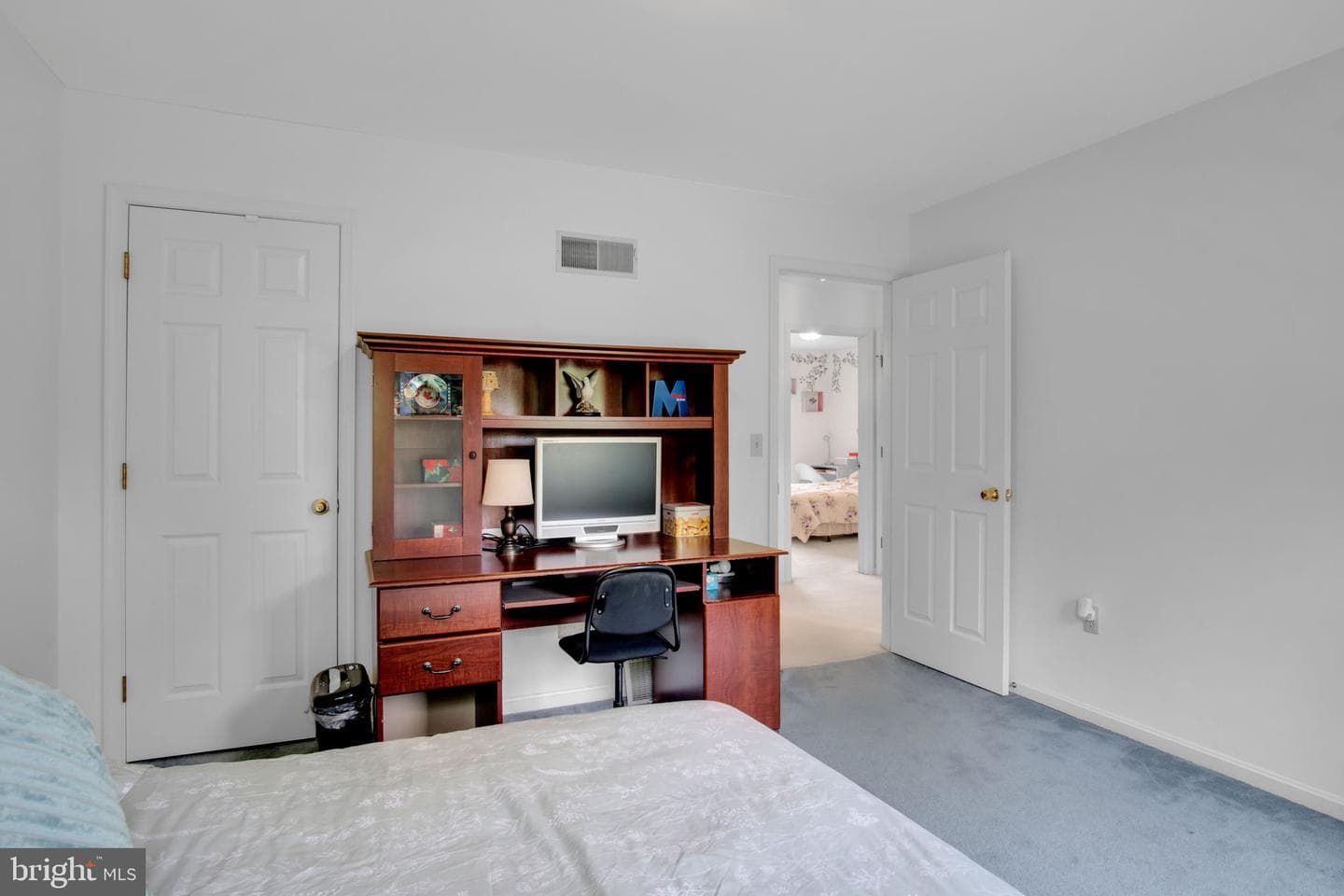 2018 Southpoint Drive photo 28