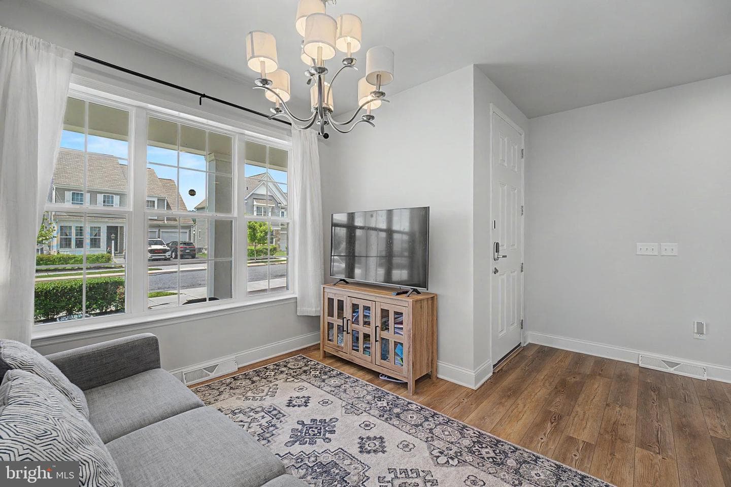 1820 Ethan Drive photo 3