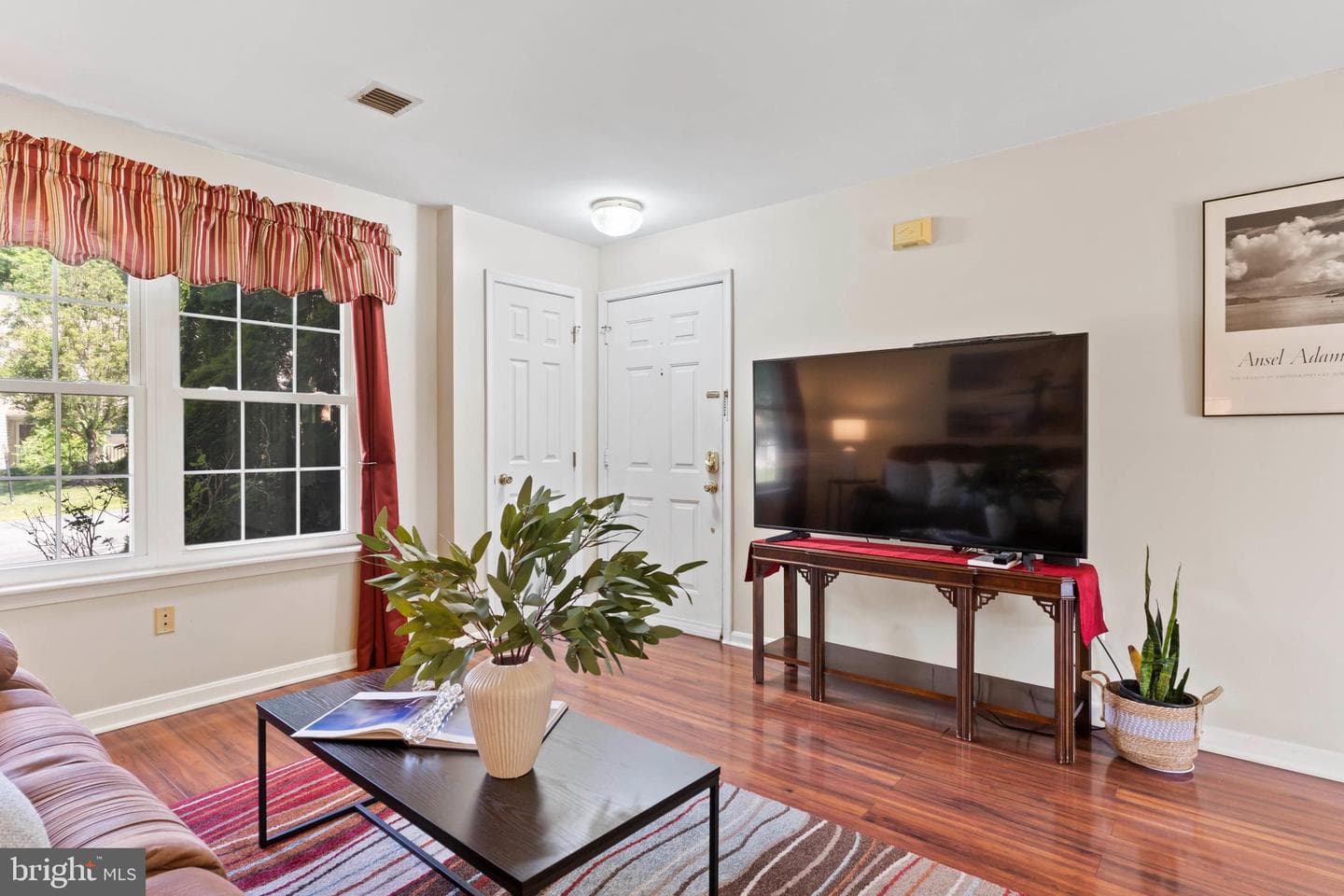 128 Hiddenwood Drive photo 4