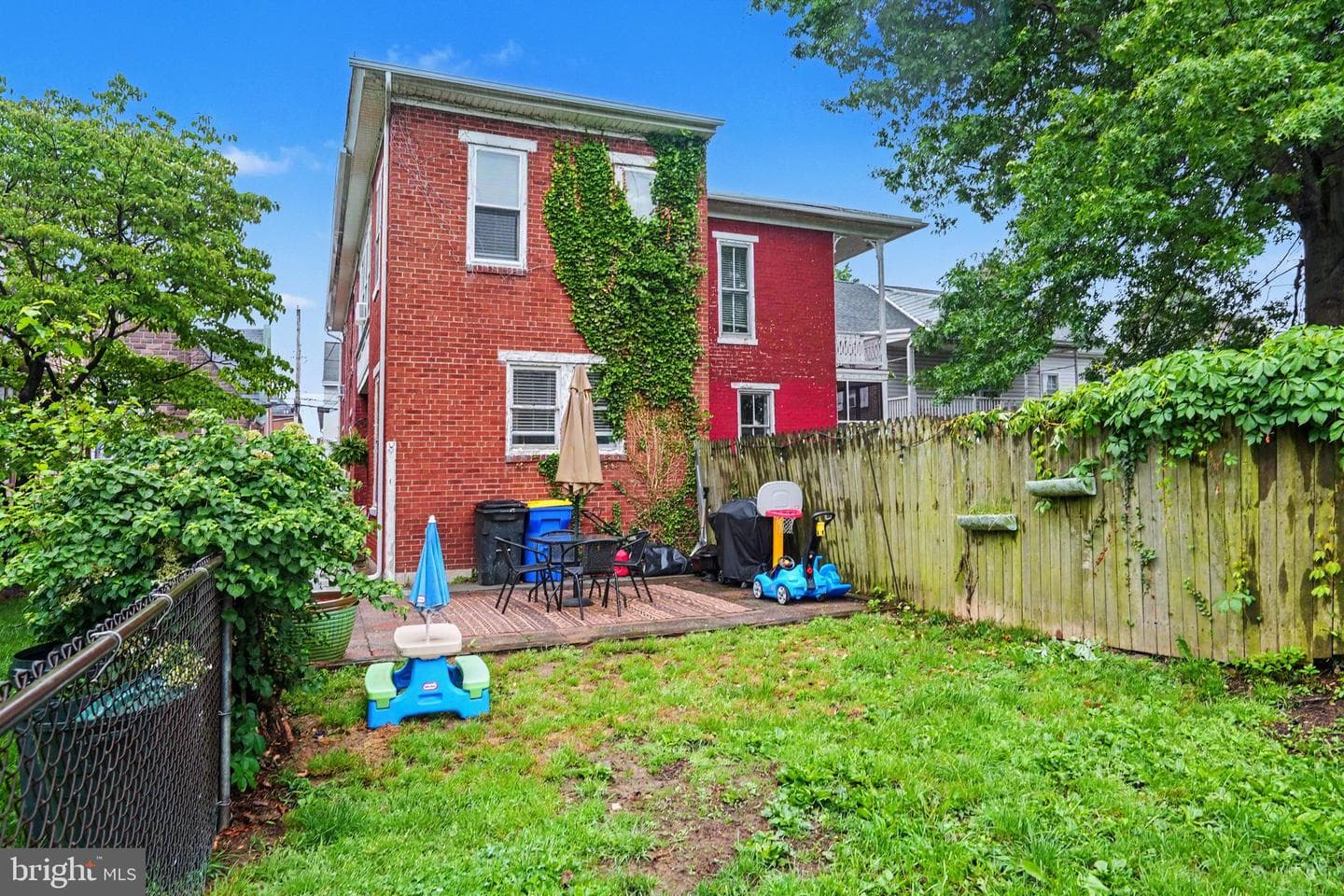 265 N Union Street photo 27