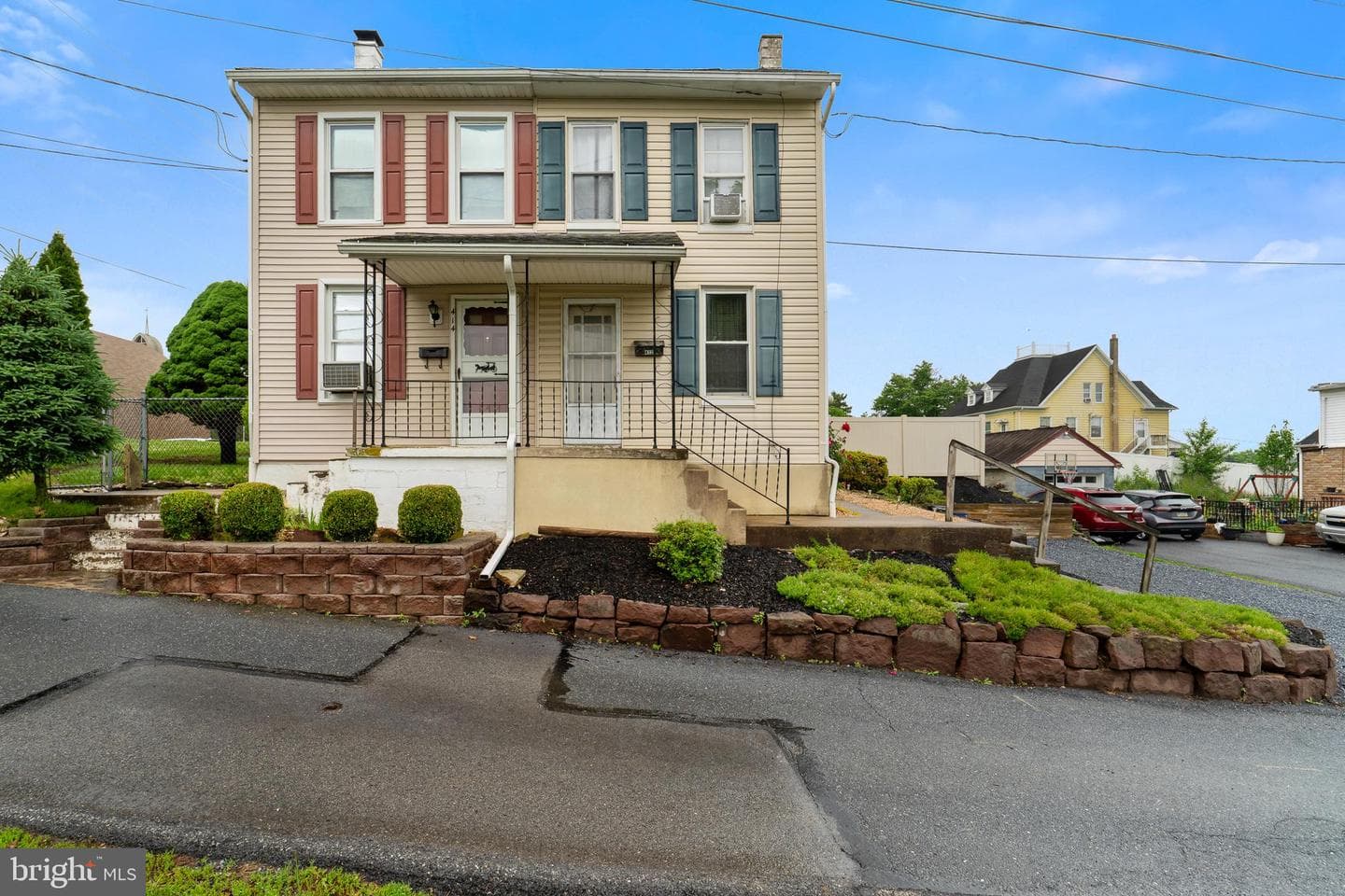 412 Apple Avenue photo 1