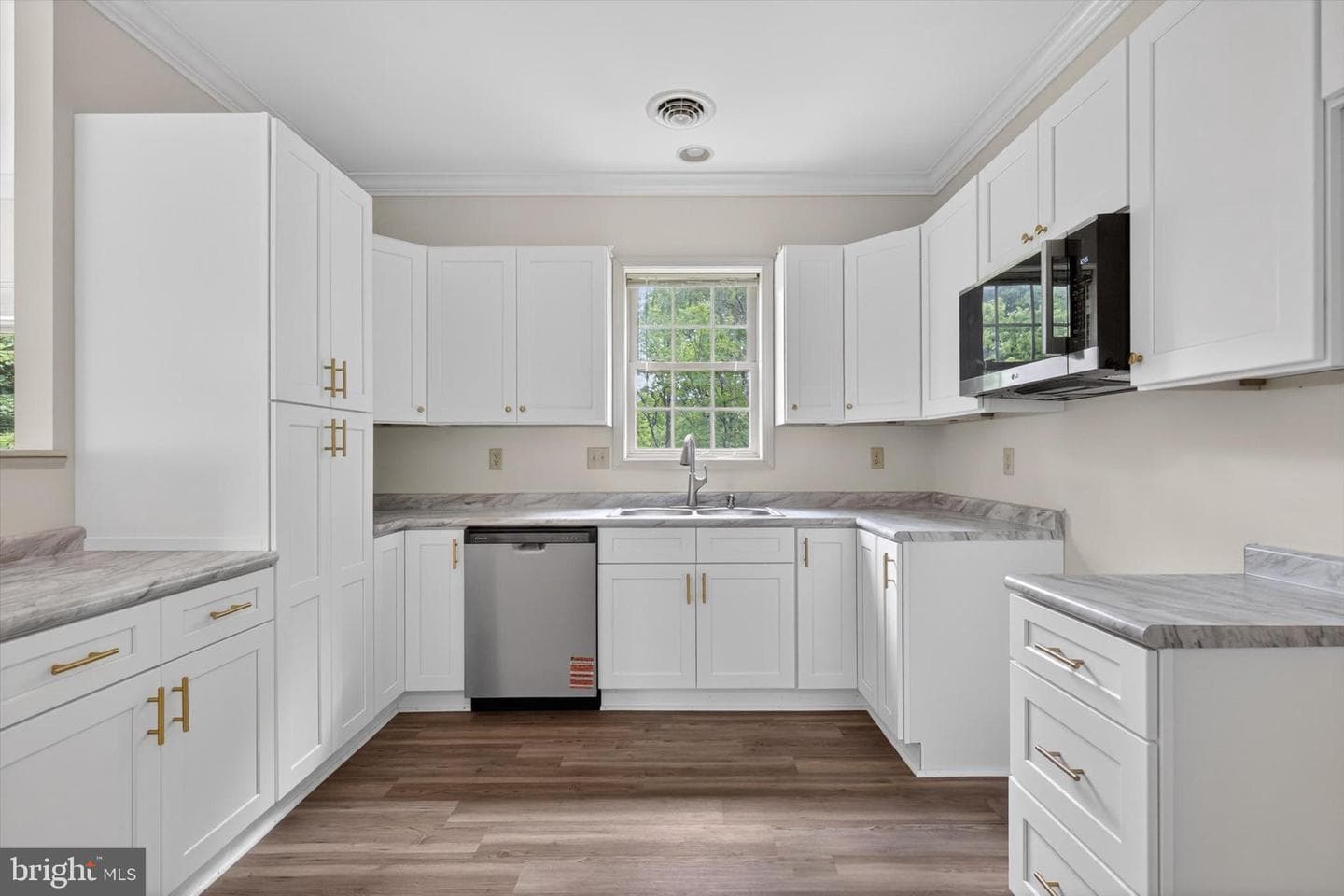 130 Leonard Lane photo 18