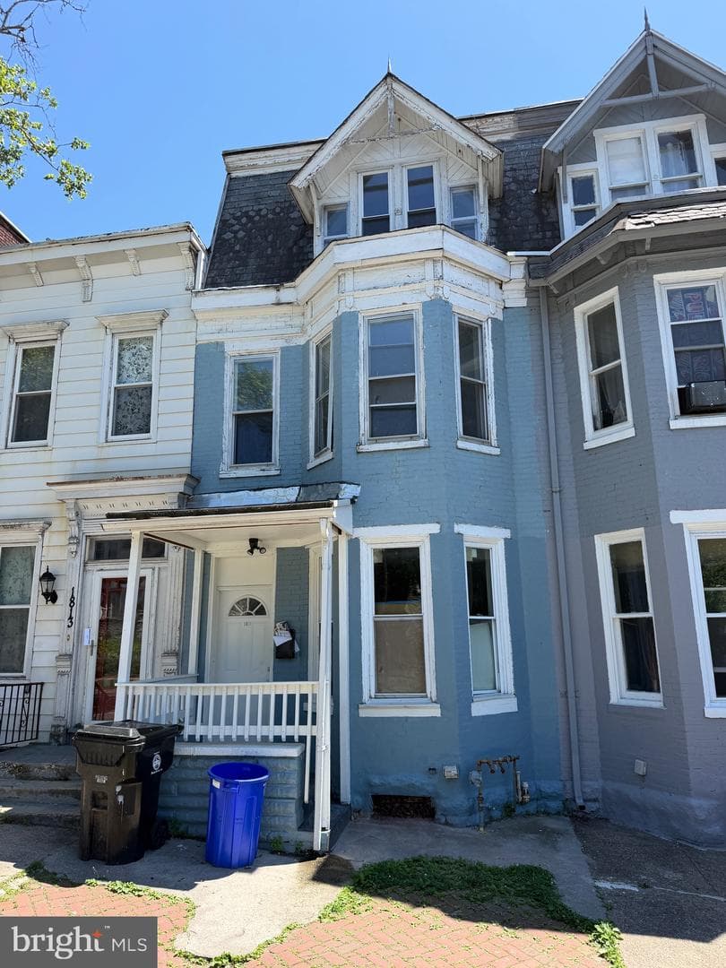 1811 Market St photo 2