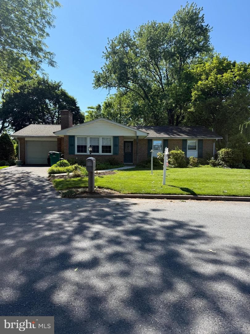 230 Robin Road