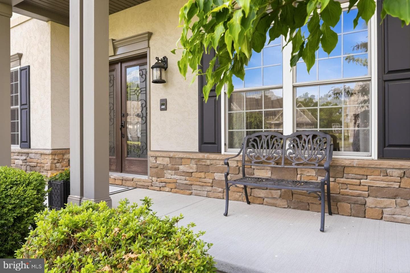 140 Woods Edge Dr photo 3
