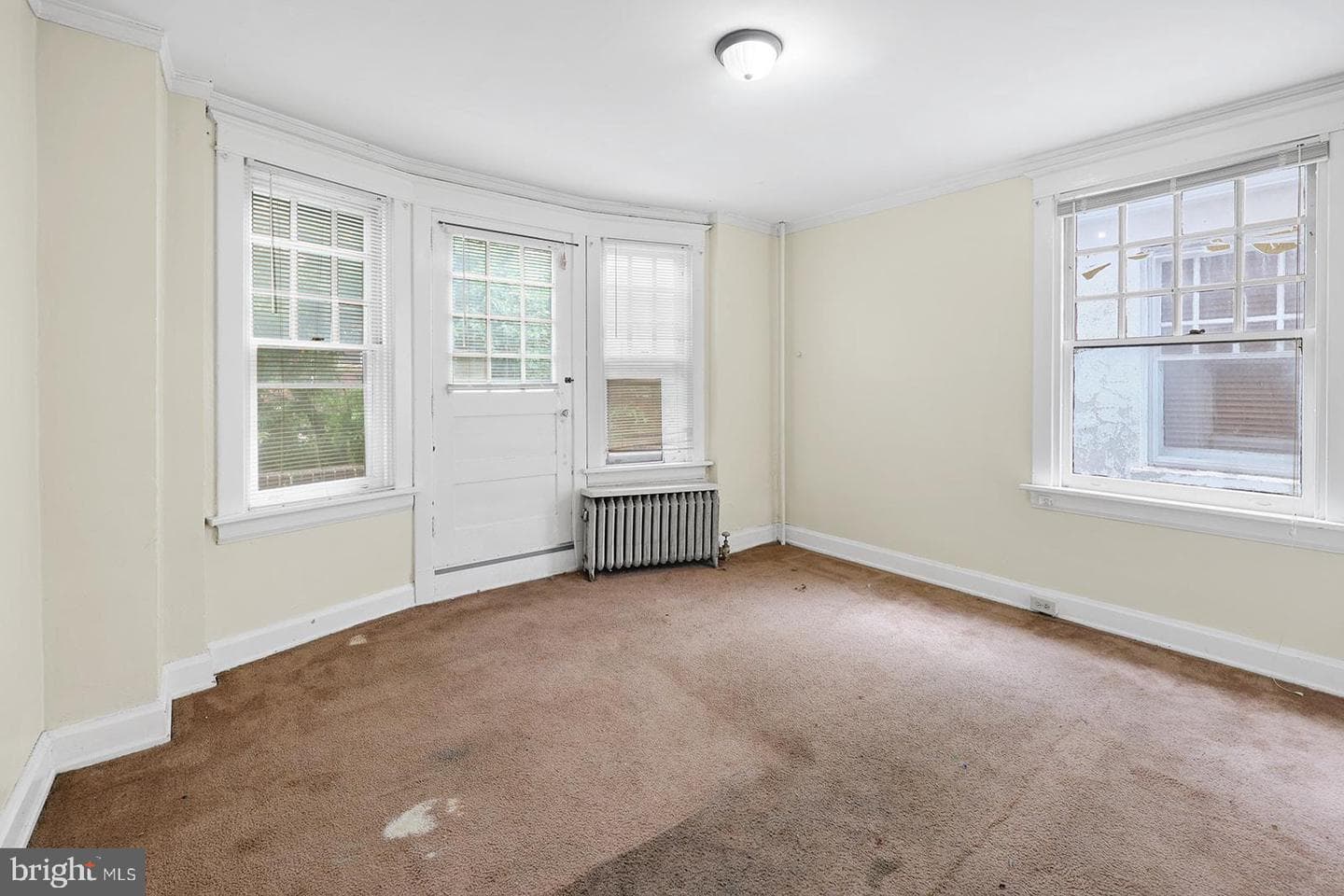 230 Seneca Street photo 16