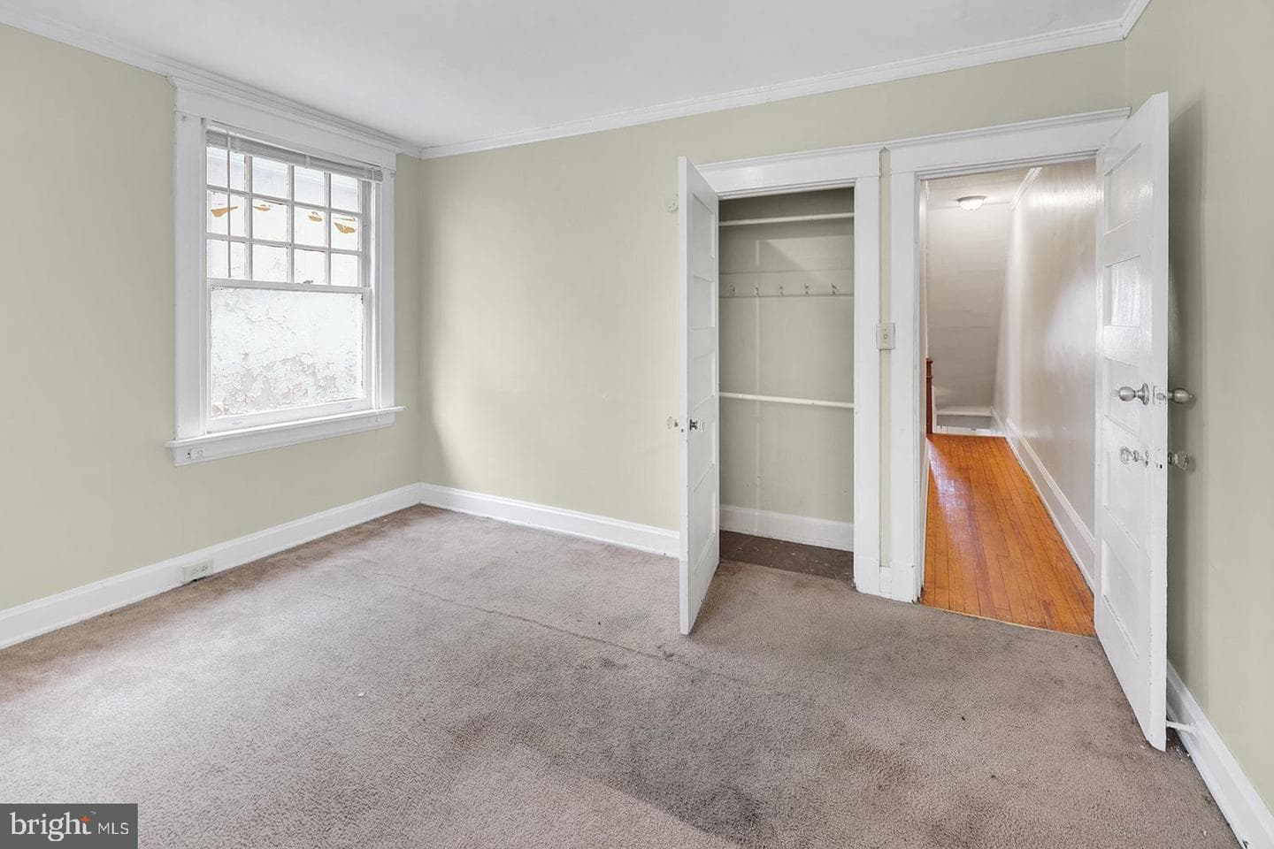 230 Seneca Street photo 17