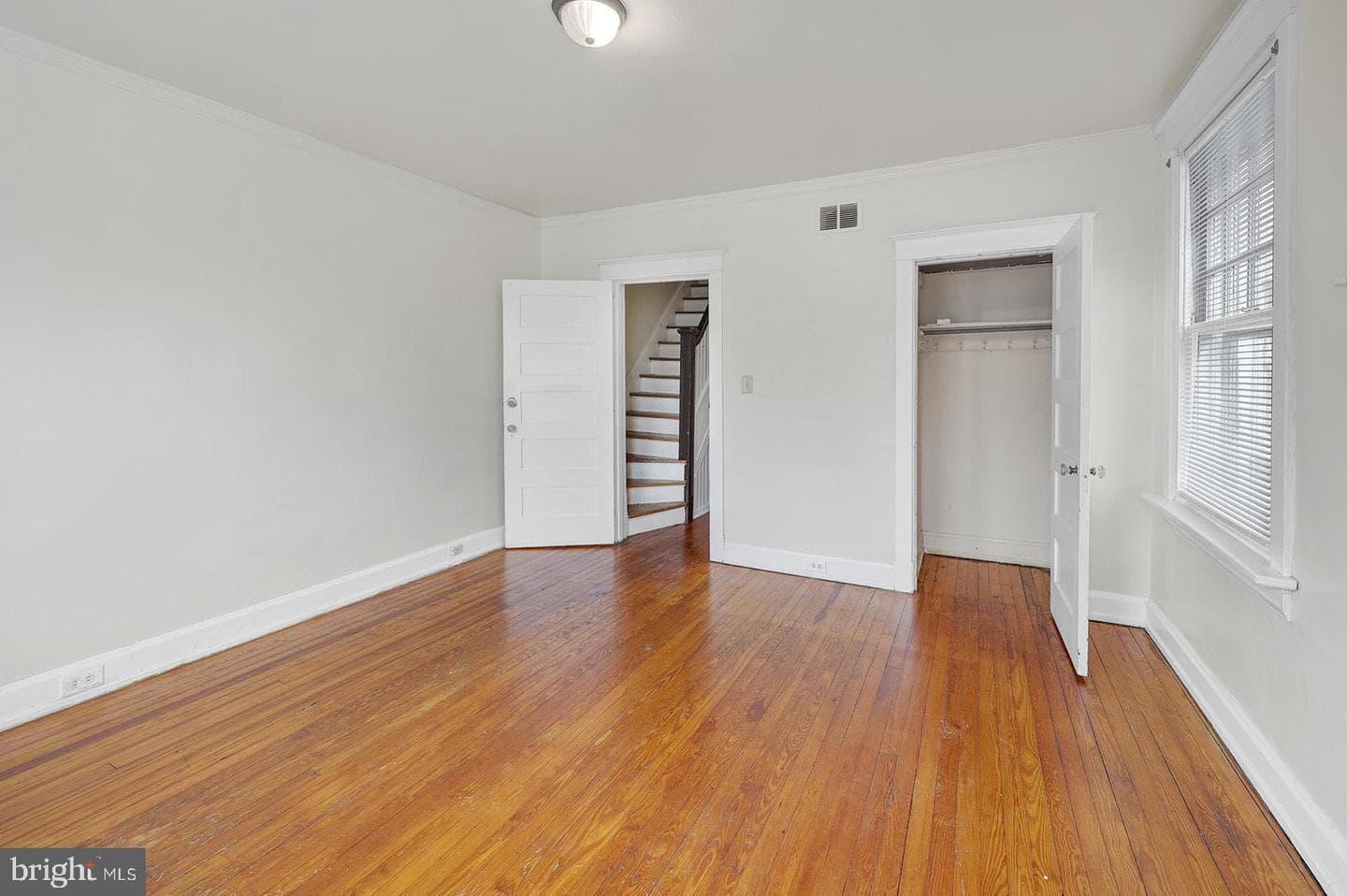 230 Seneca Street photo 23