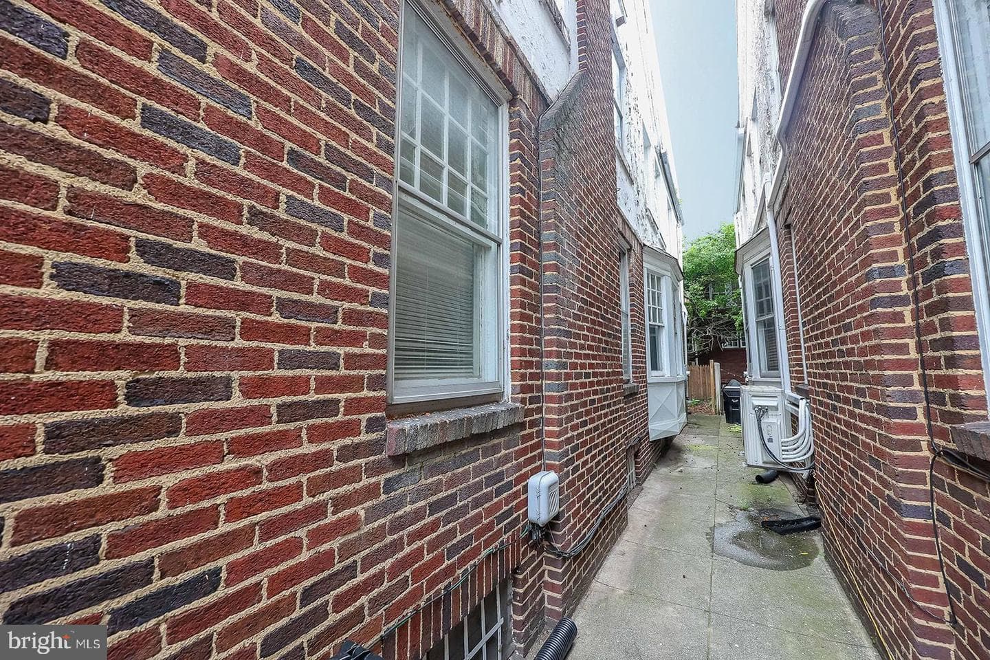 230 Seneca Street photo 5