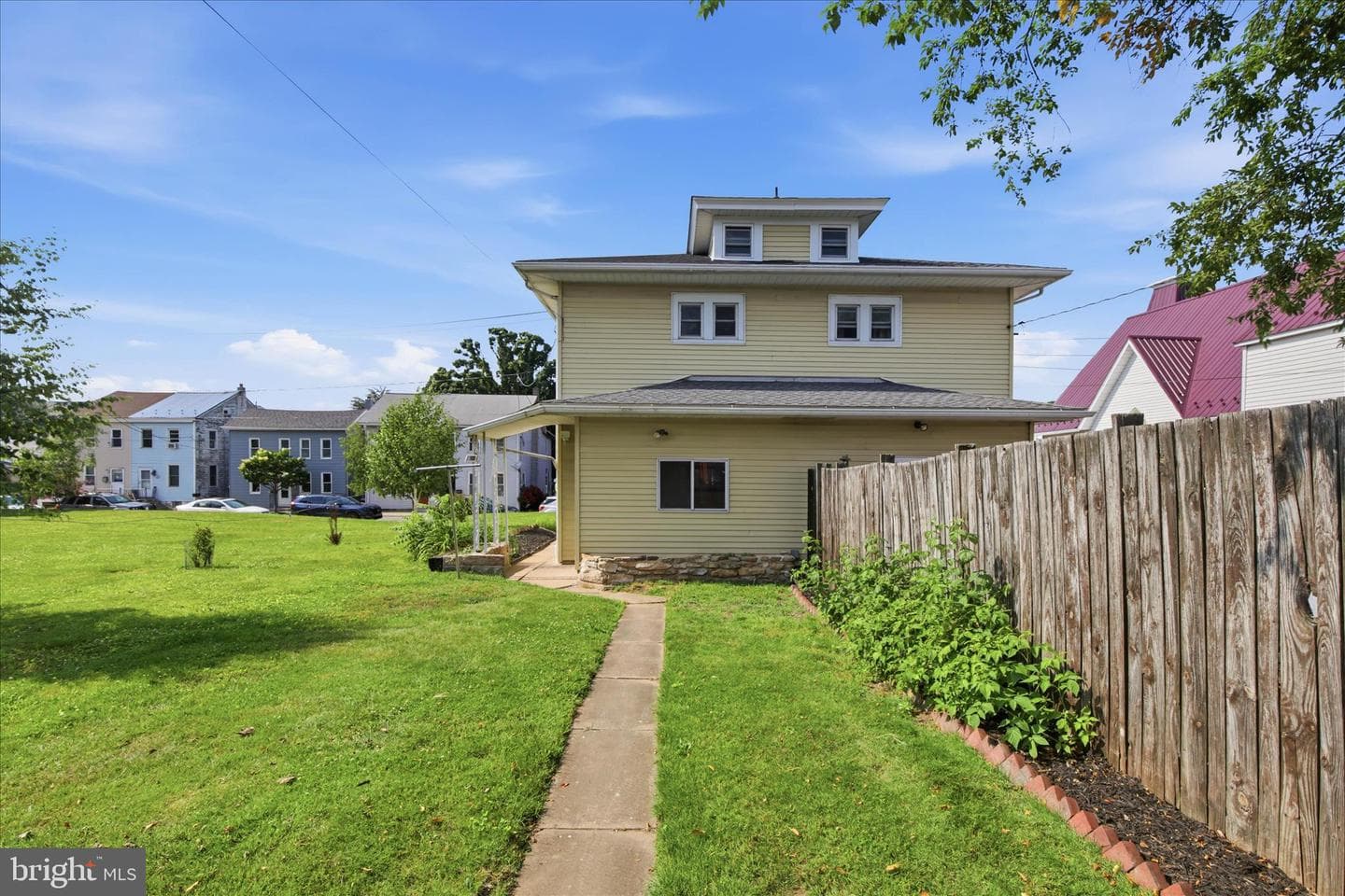 274 Moore Street photo 19
