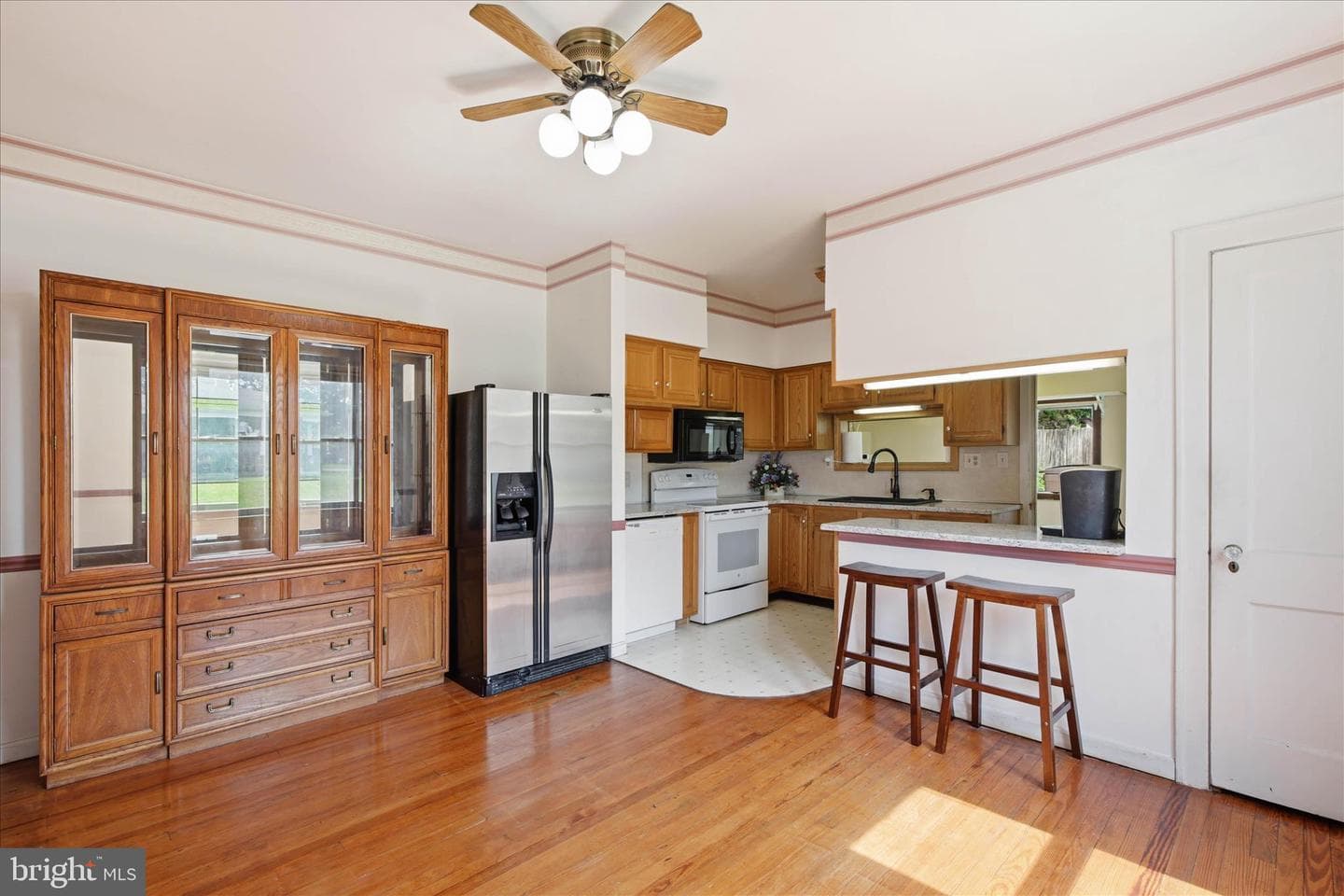 274 Moore Street photo 8