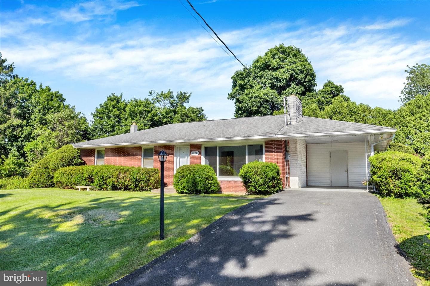 7690 Daniel Drive photo 2