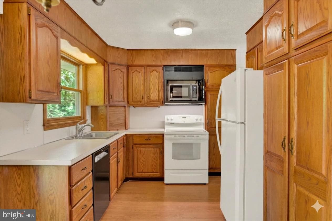 7690 Daniel Drive photo 8
