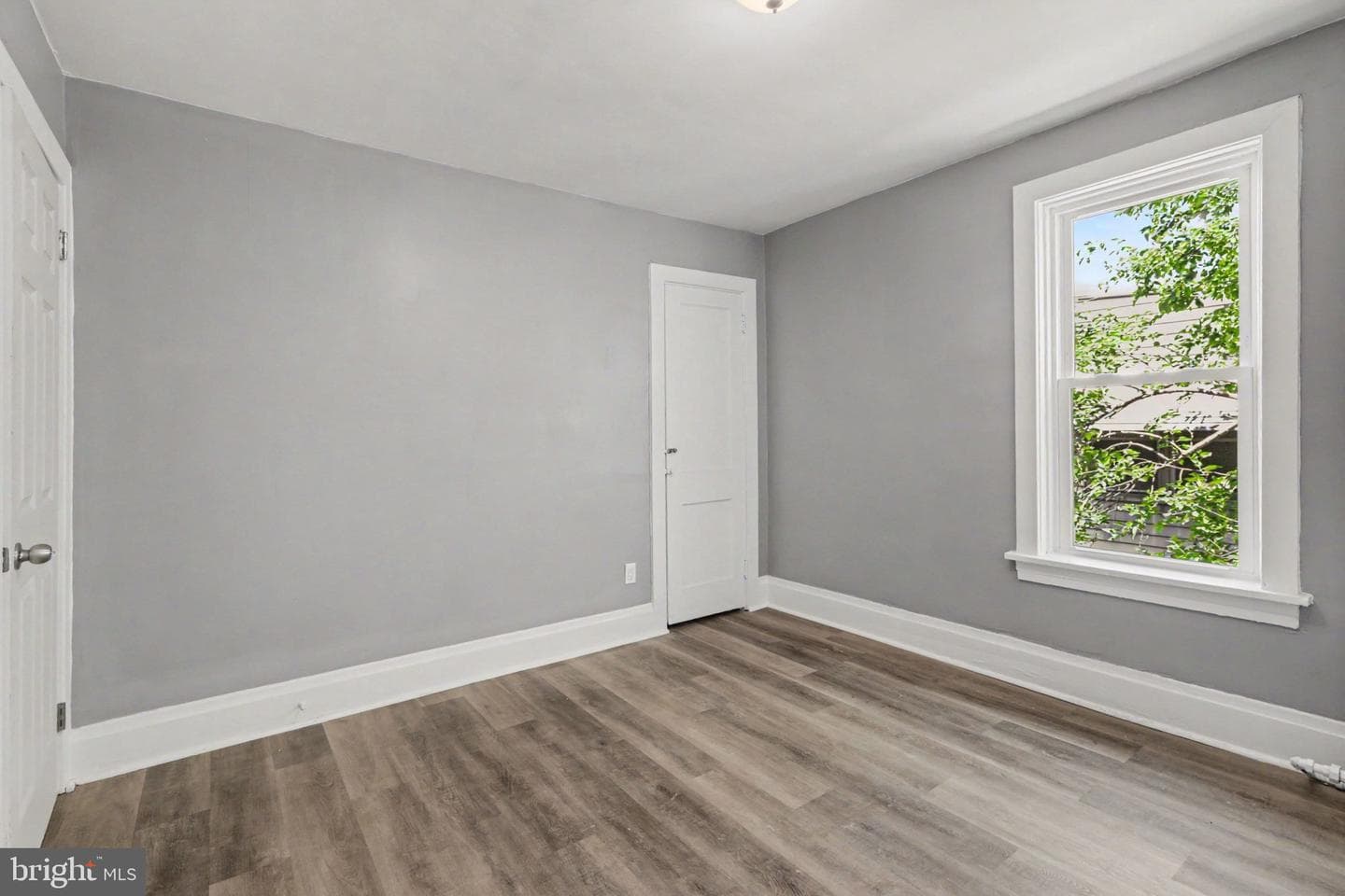 547 S Front Street photo 18