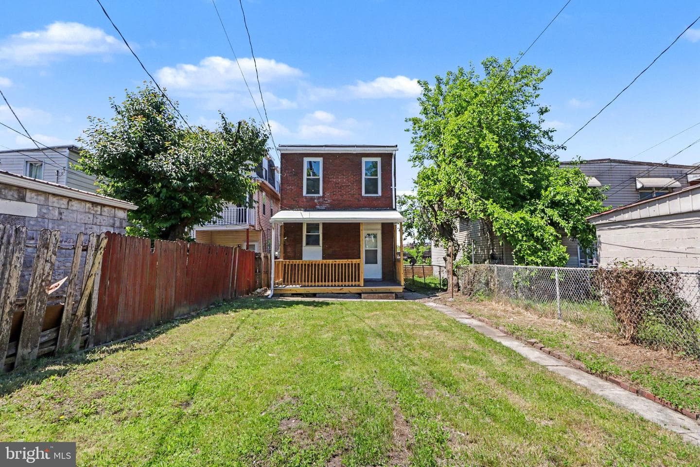 547 S Front Street photo 24