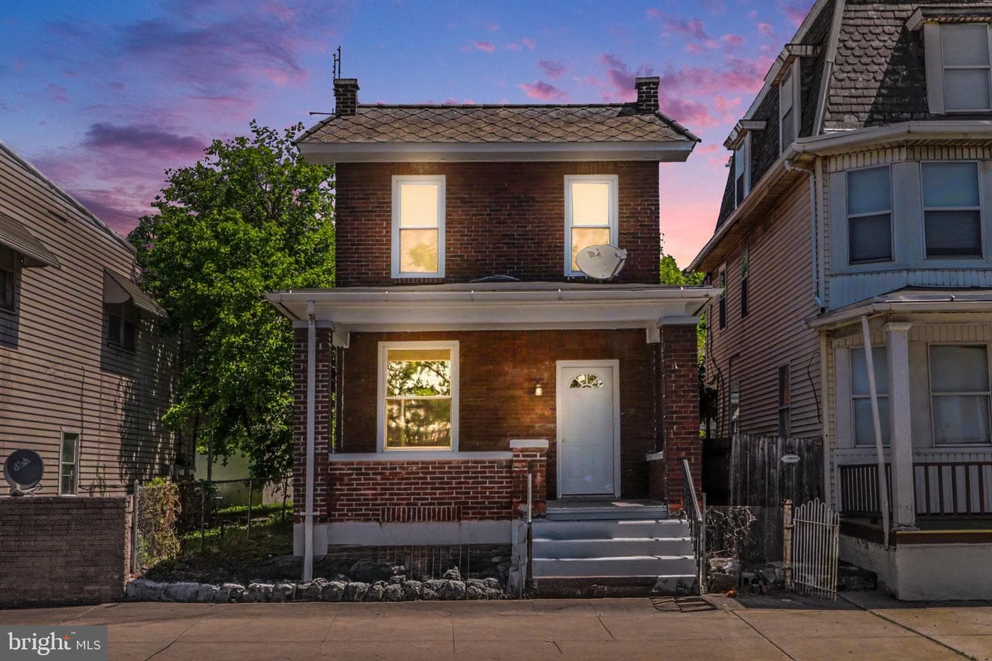 547 S Front Street photo 3