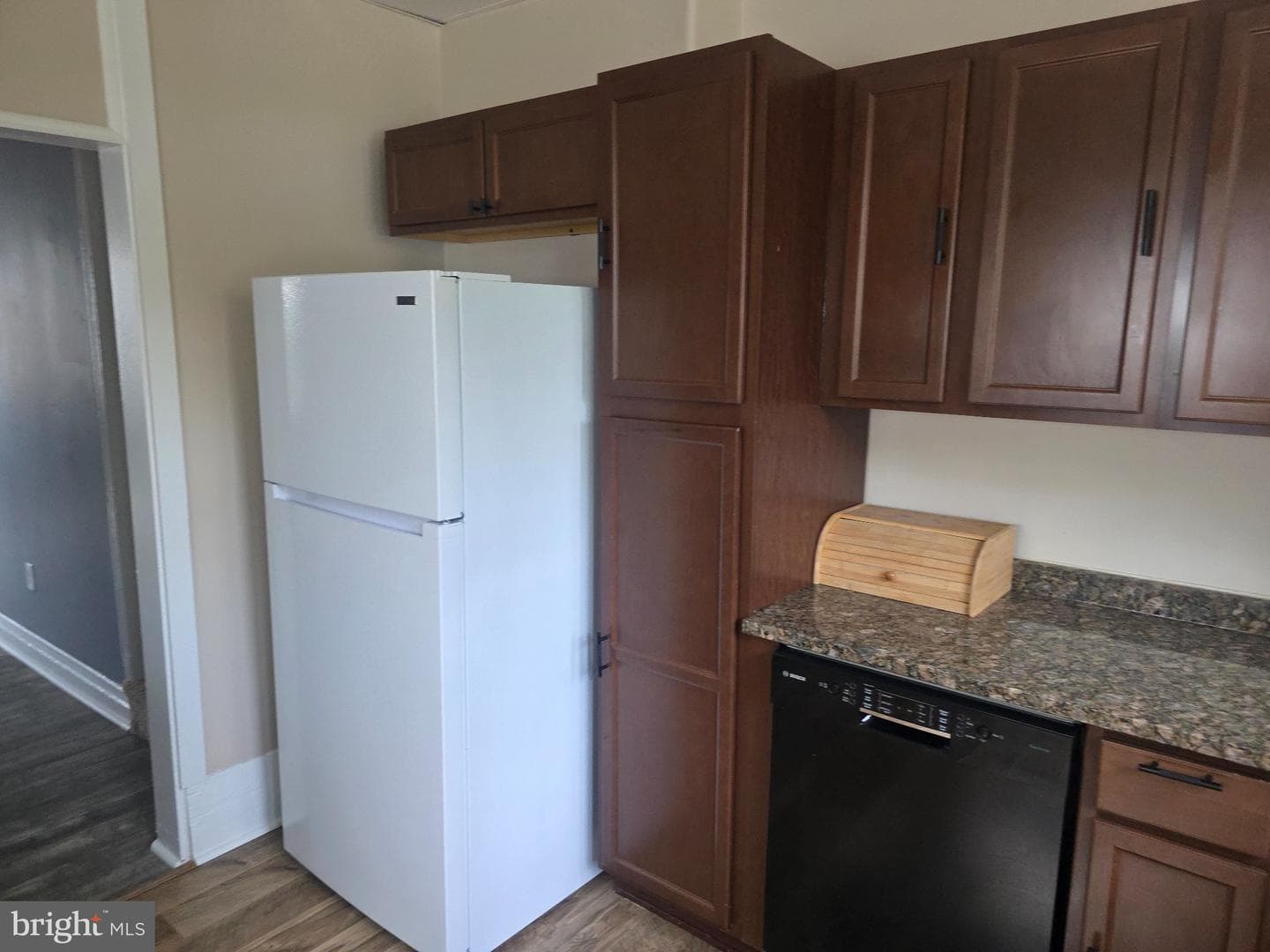 526 Ridge Street photo 5