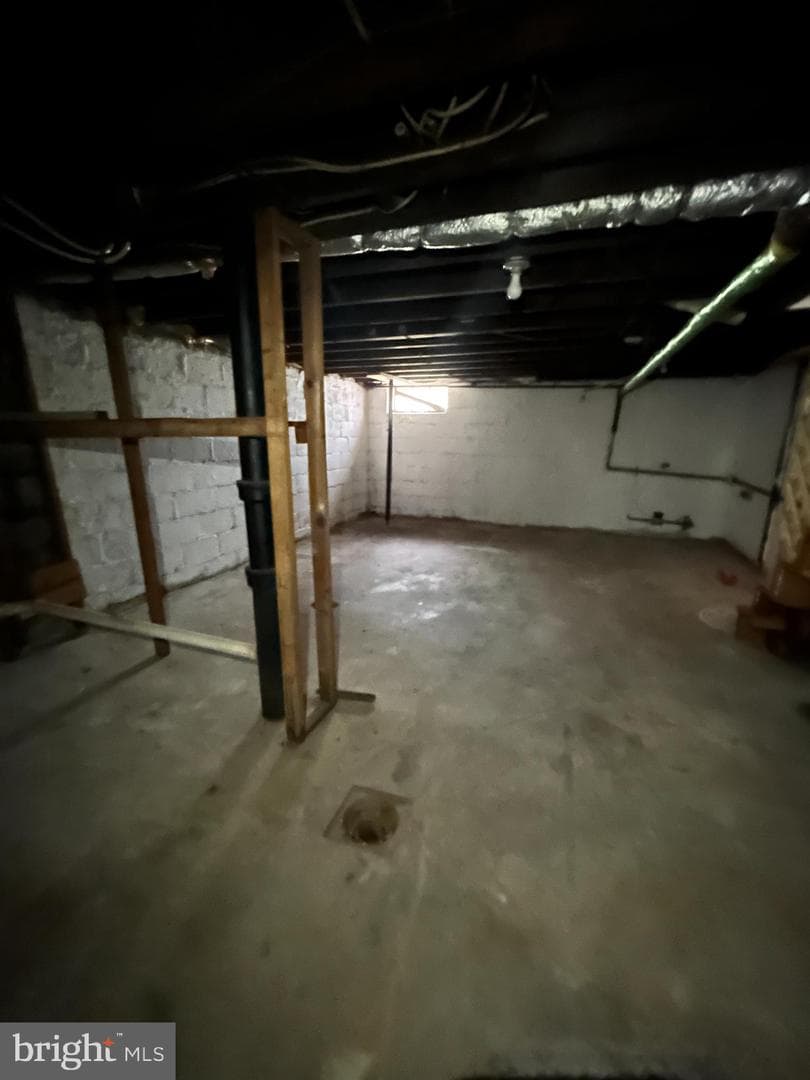 2020 Holly Street photo 12