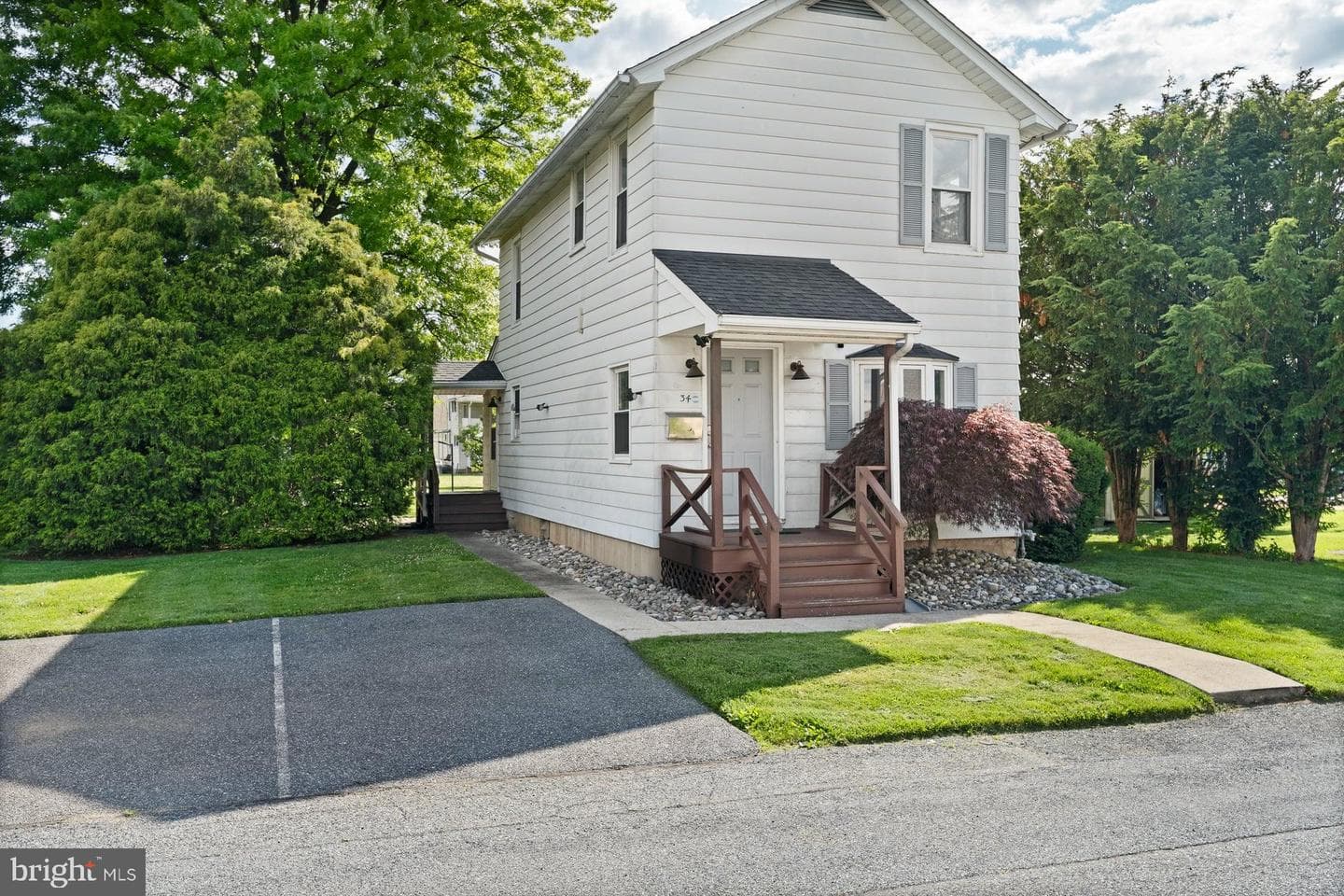 34 Half Street, Hershey