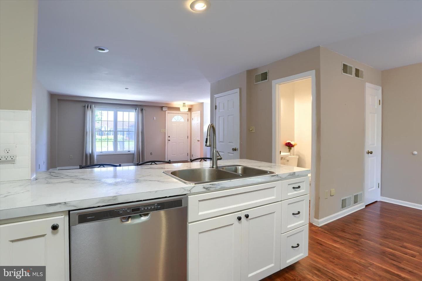 214 Schoolhouse Lane photo 11