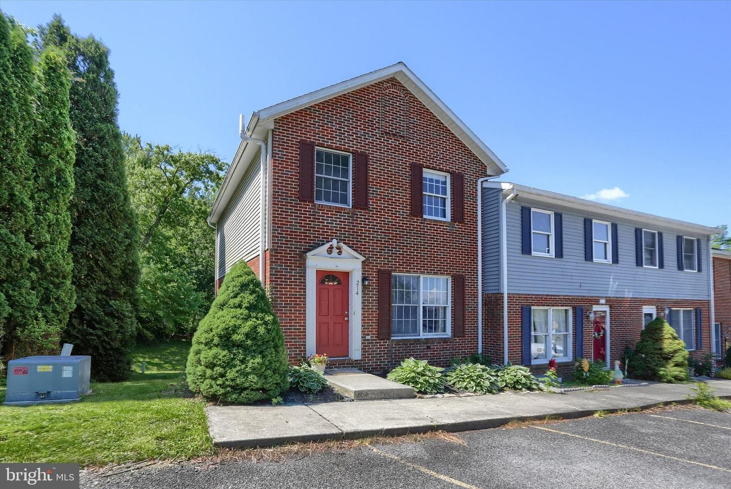 214 Schoolhouse Lane photo 2