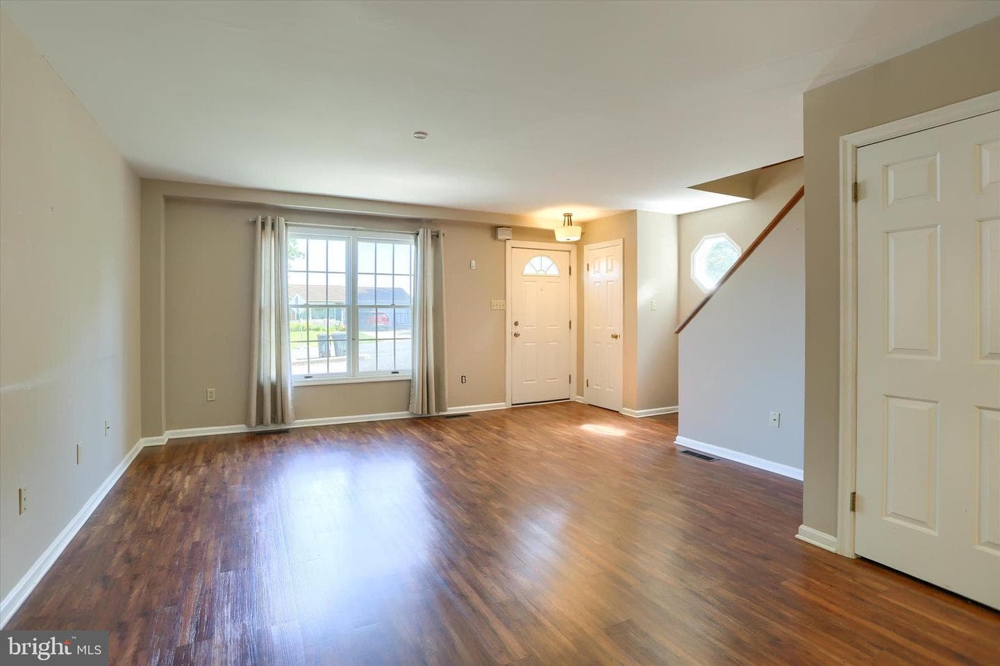 214 Schoolhouse Lane photo 6
