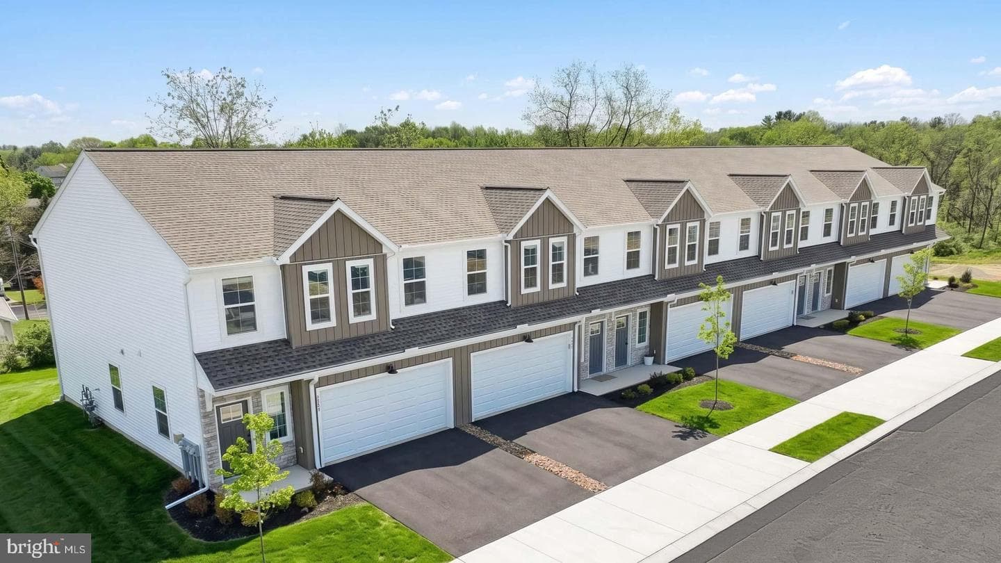 7857 Oak Brook Drive, Harrisburg