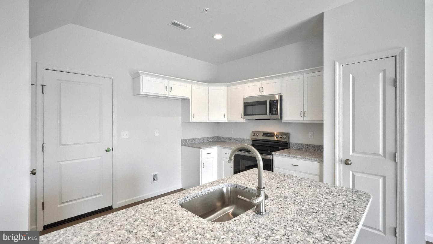 7855 Oak Brook Drive photo 13