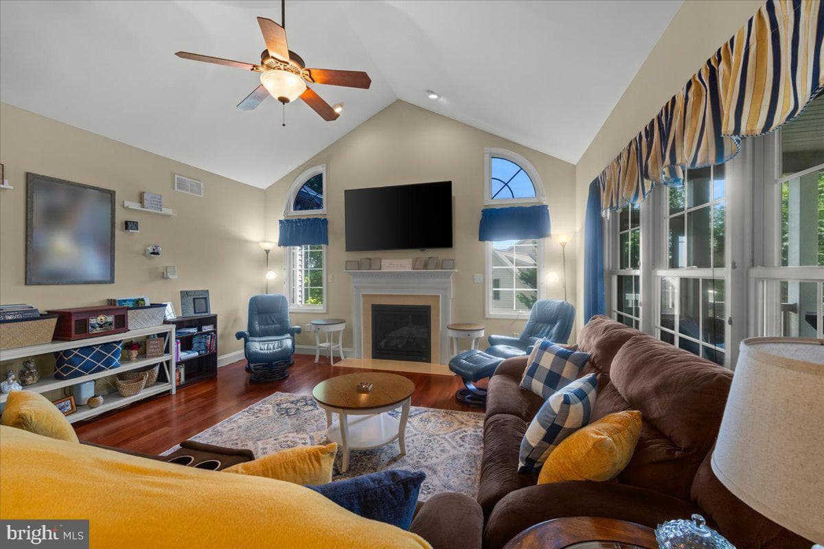 4736 Chatham Way photo 12