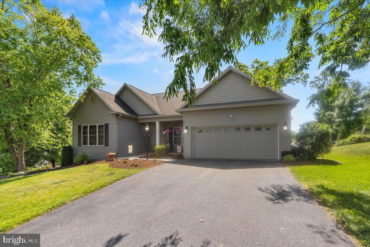 4736 Chatham Way, Harrisburg