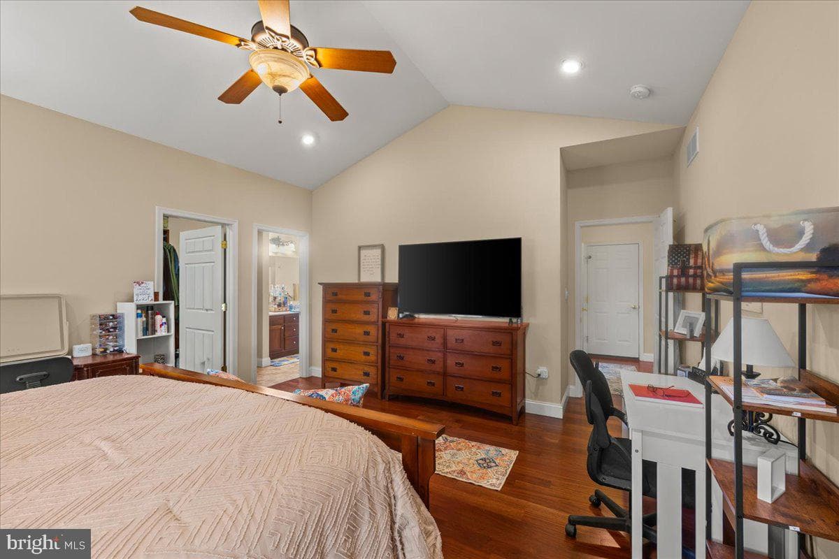 4736 Chatham Way photo 25