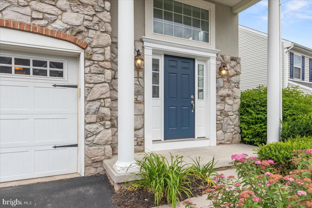 777 Oak Leaf Lane photo 3