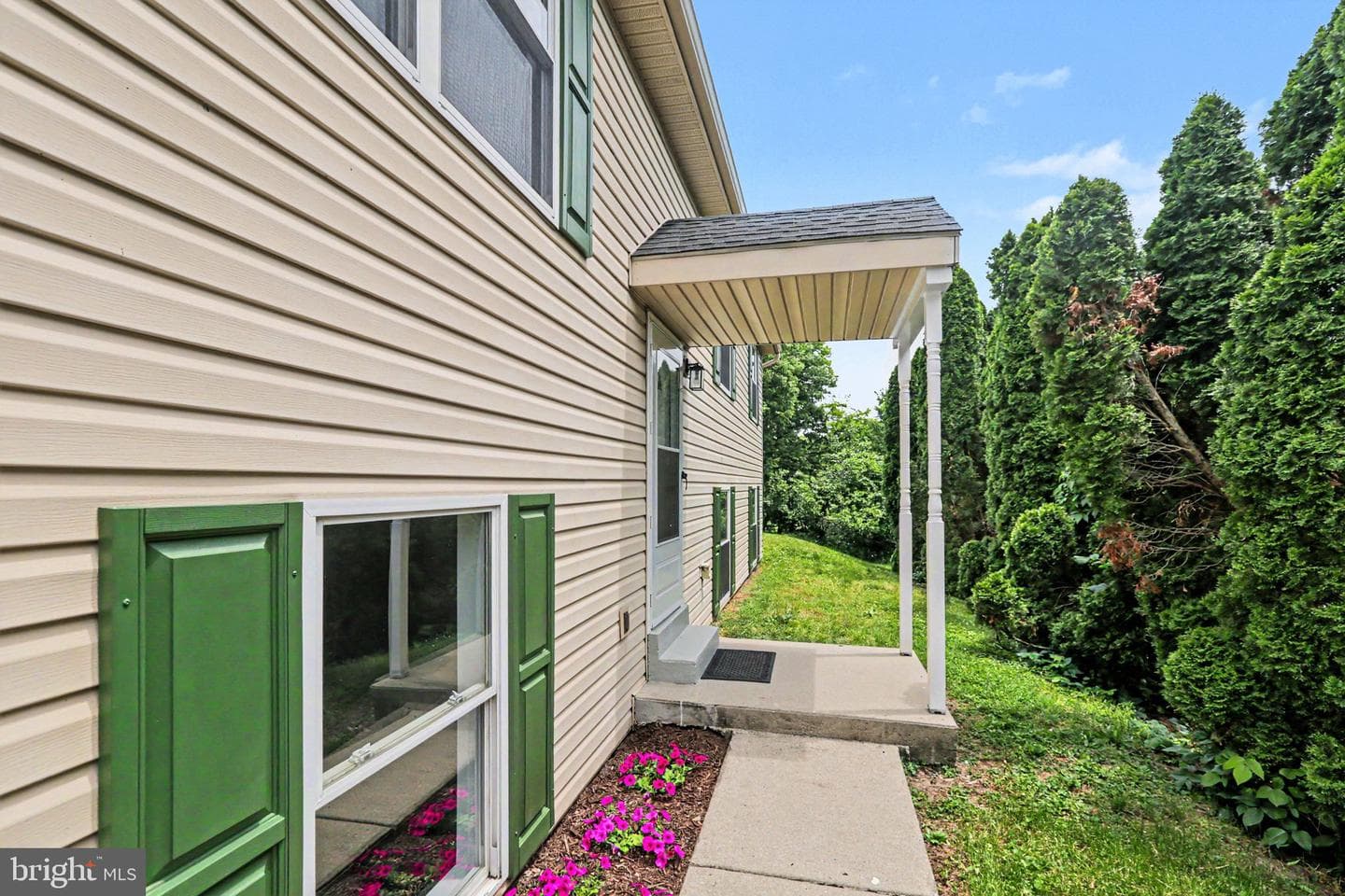 466 Main Street photo 2