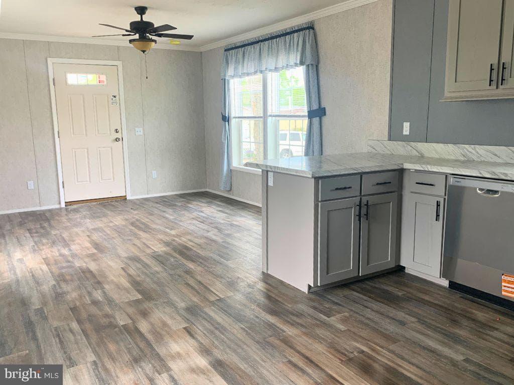 84 Erle Avenue photo 4
