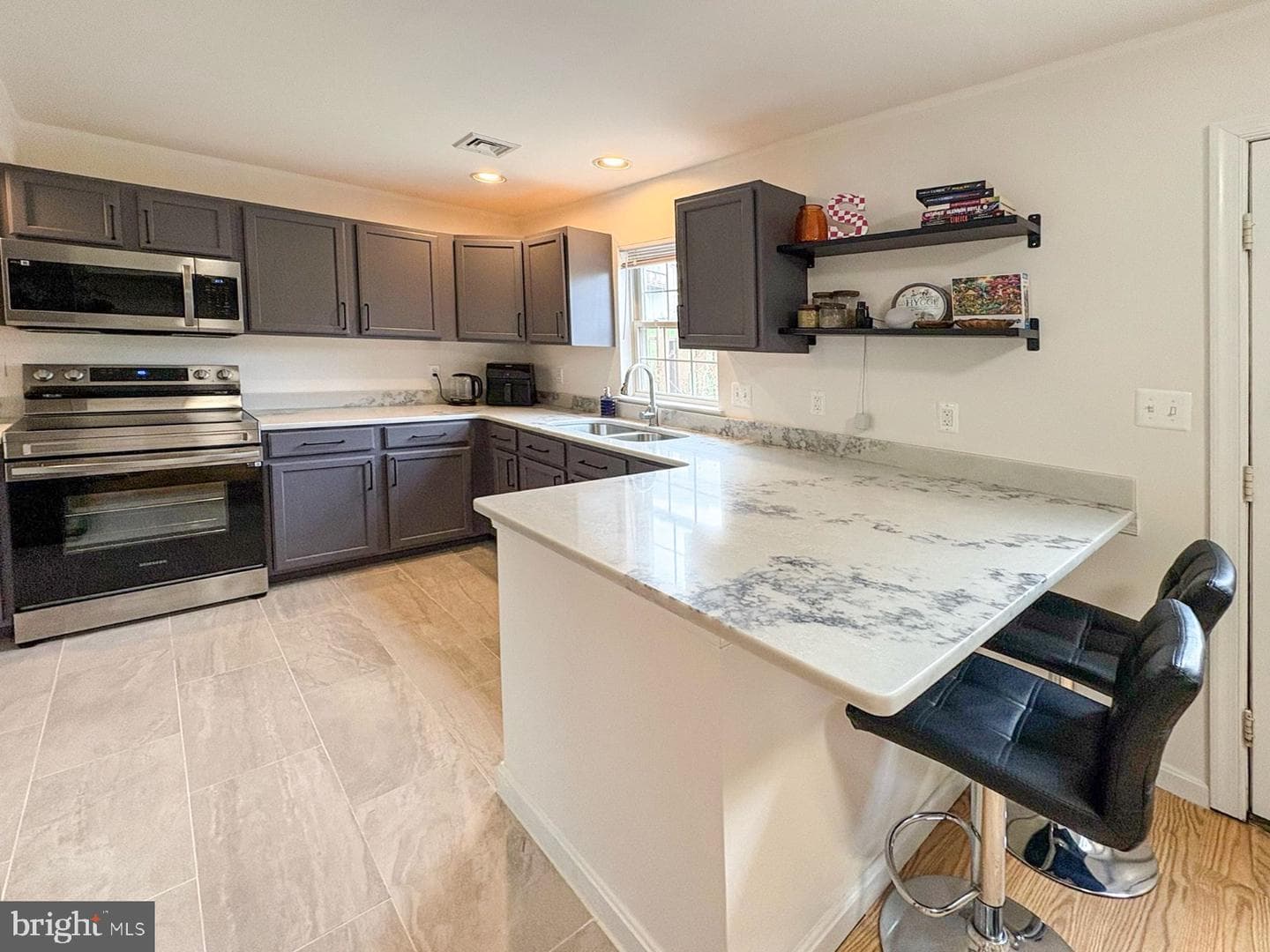 320 Woodland View Court photo 15