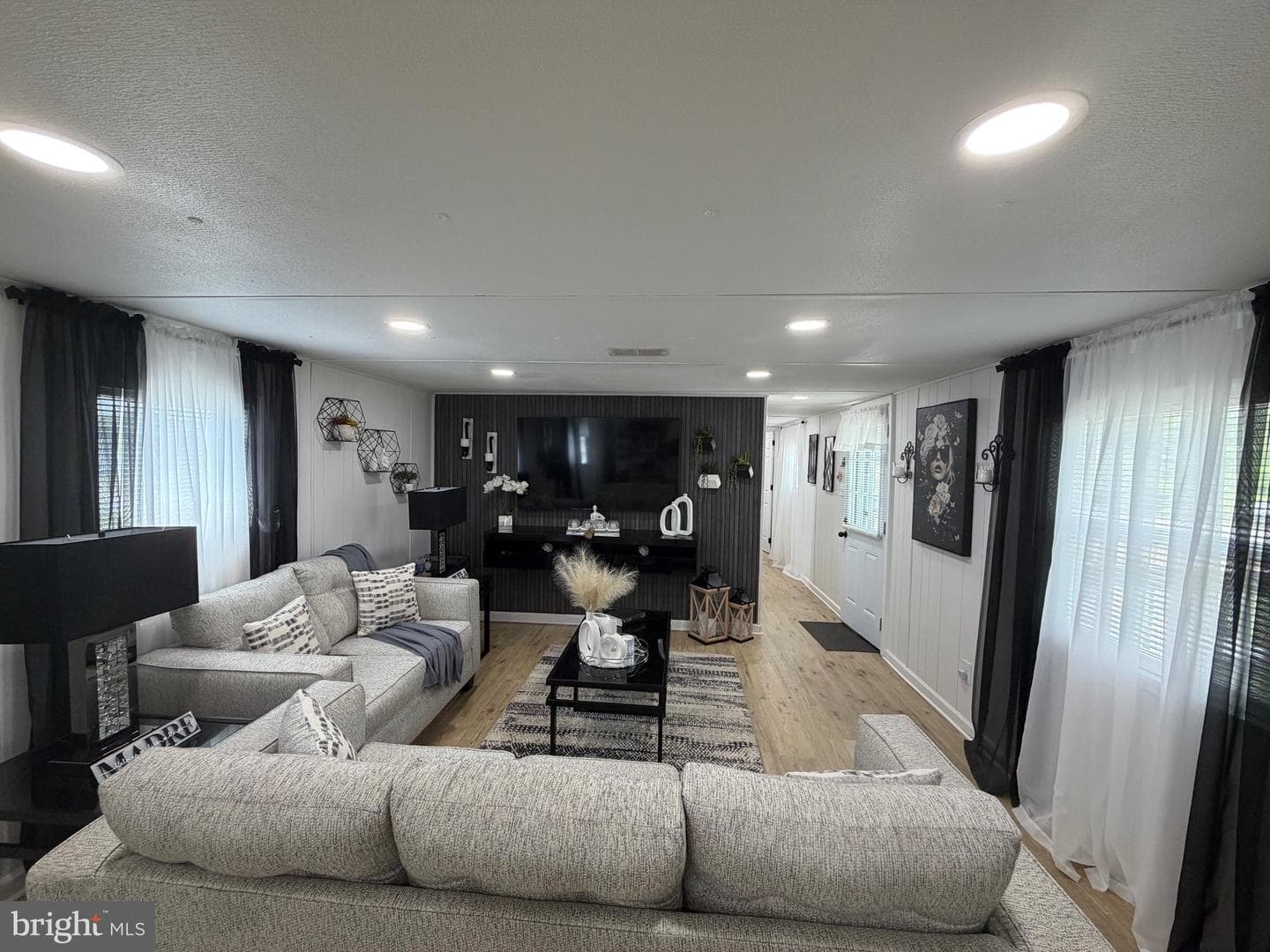 46 Rose Avenue photo 12