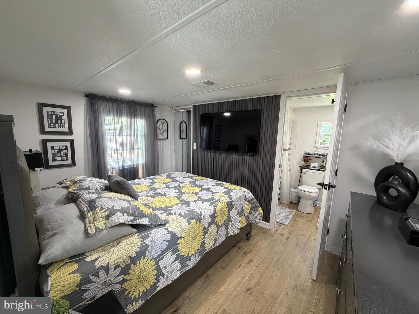 46 Rose Avenue photo 20