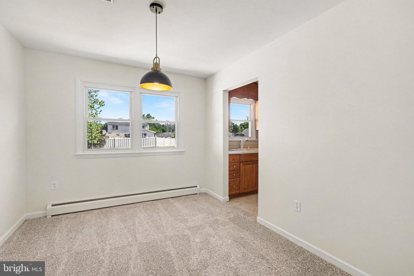 4722 Clarendon Street photo 9