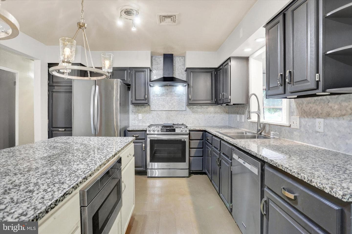 199 Delmont Avenue photo 8