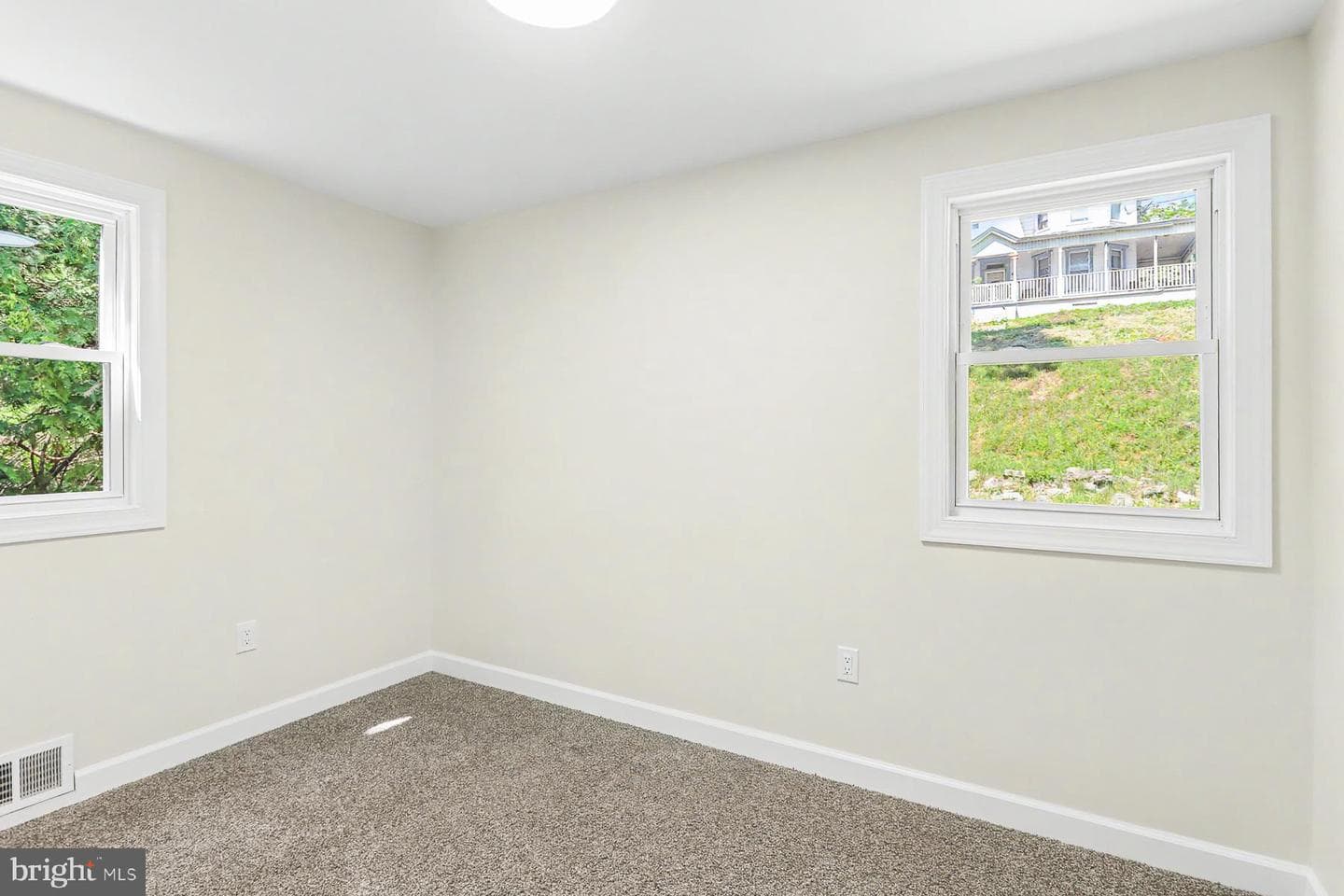 230 S 4th Street photo 16