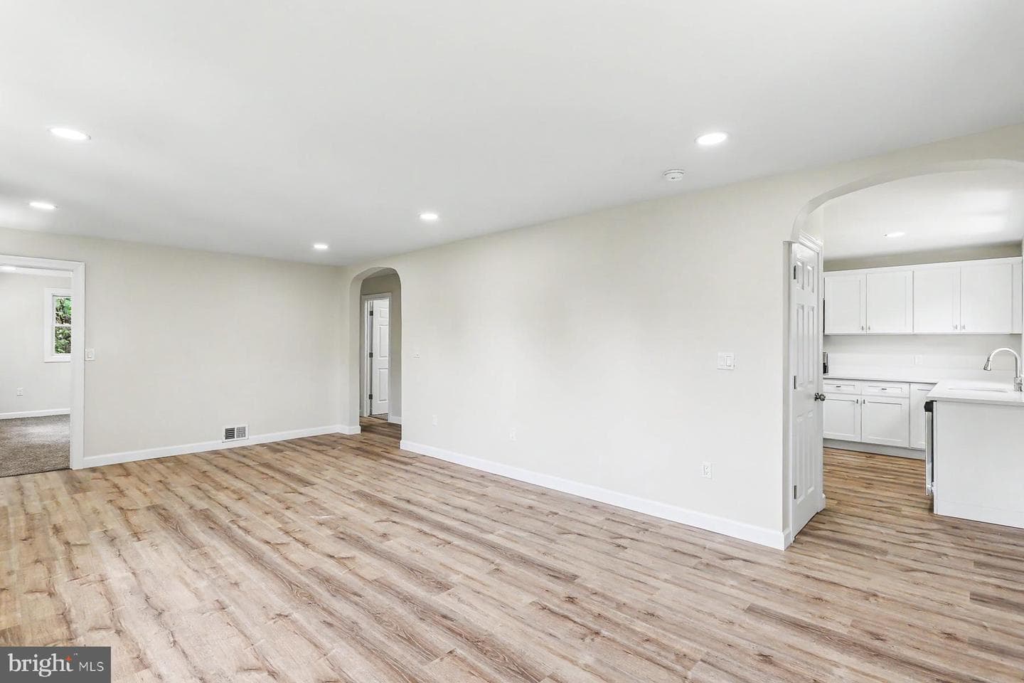 230 S 4th Street photo 5